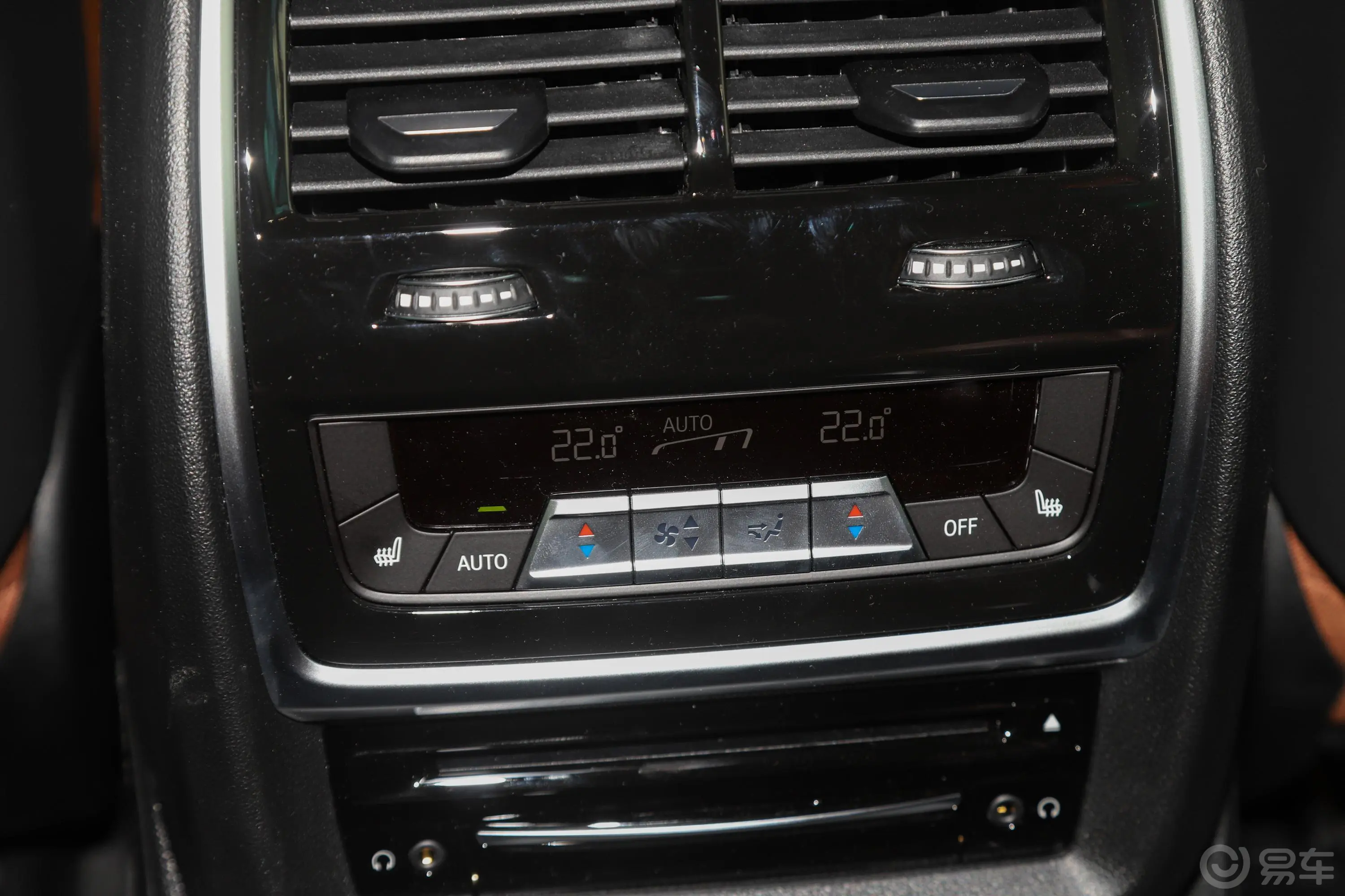 宝马X7改款 xDrive40i 行政型 豪华套装空间