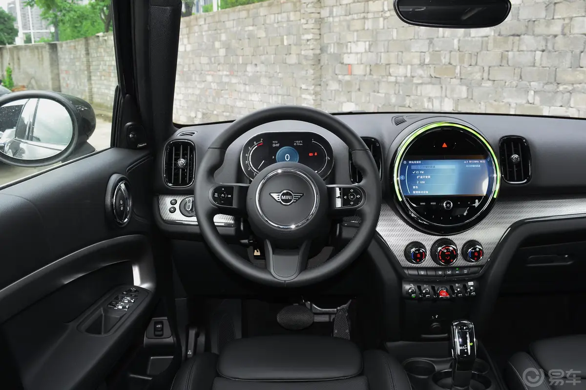 MINI COUNTRYMAN2.0T COOPER S驾驶位区域