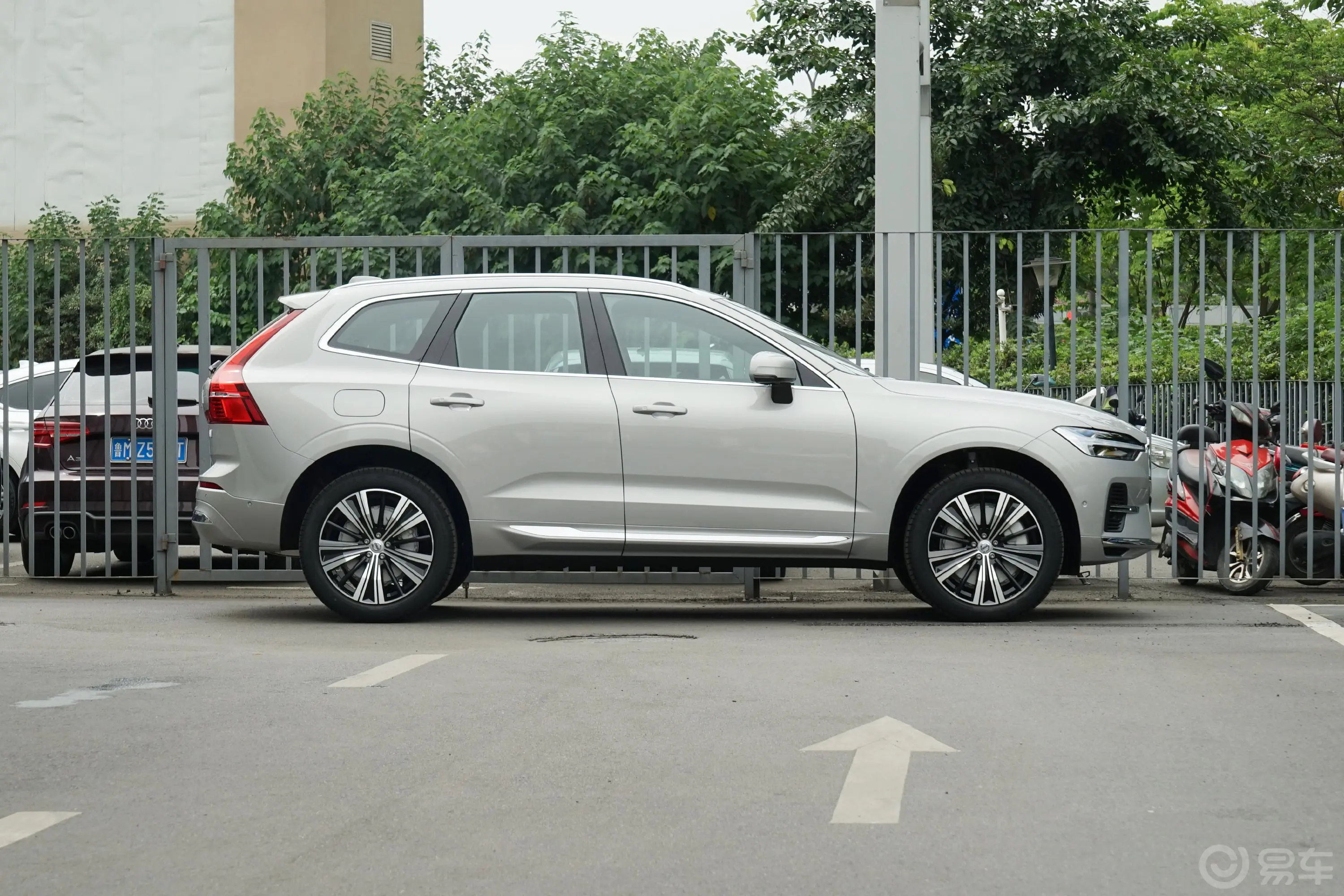 沃尔沃XC60新能源T8 智远豪华版外观