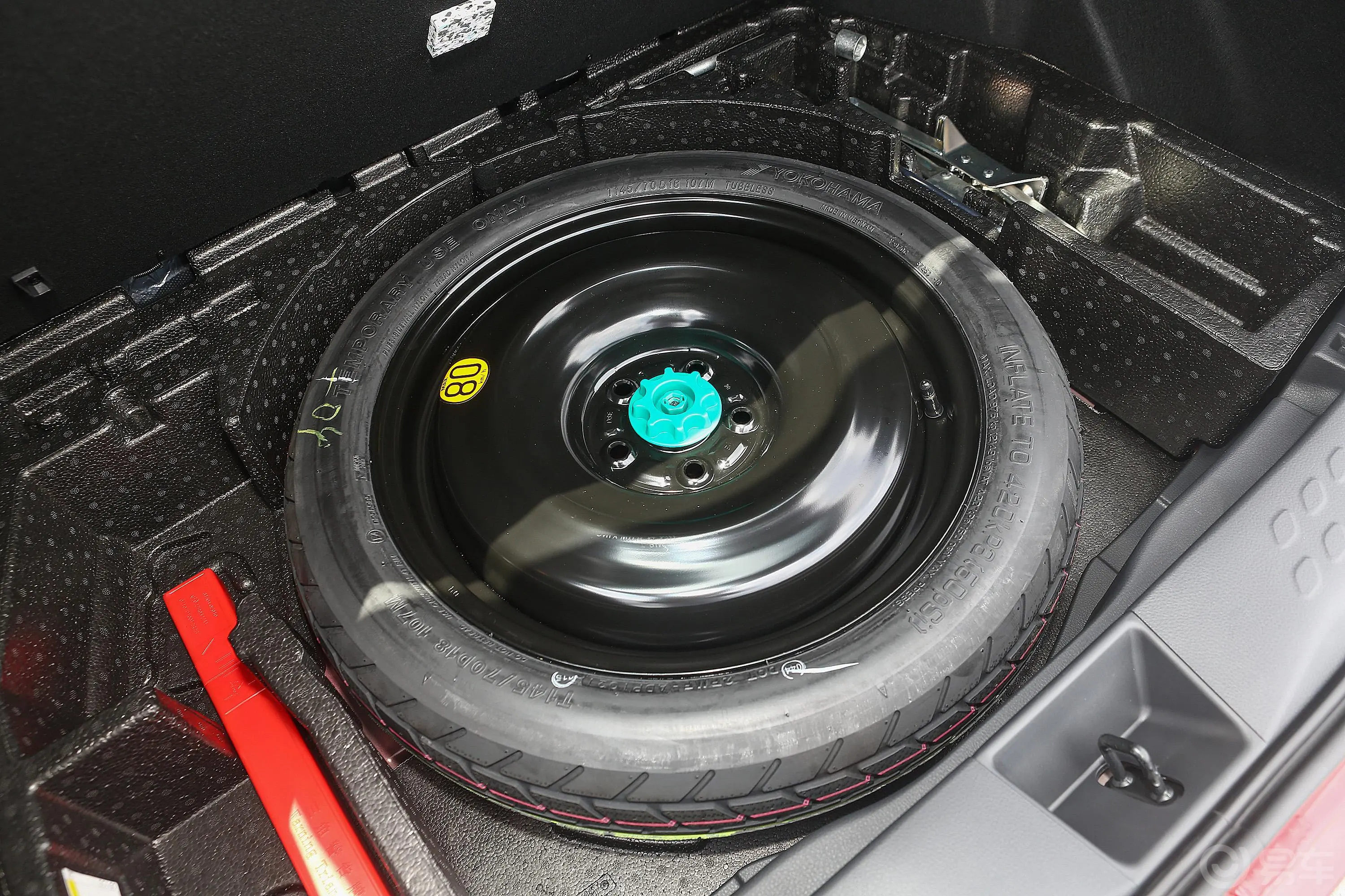 丰田C-HR2.0L 豪华版备胎