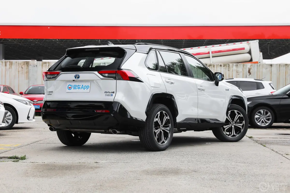 RAV4荣放 双擎E+2.5L 四驱旗舰Pro外观