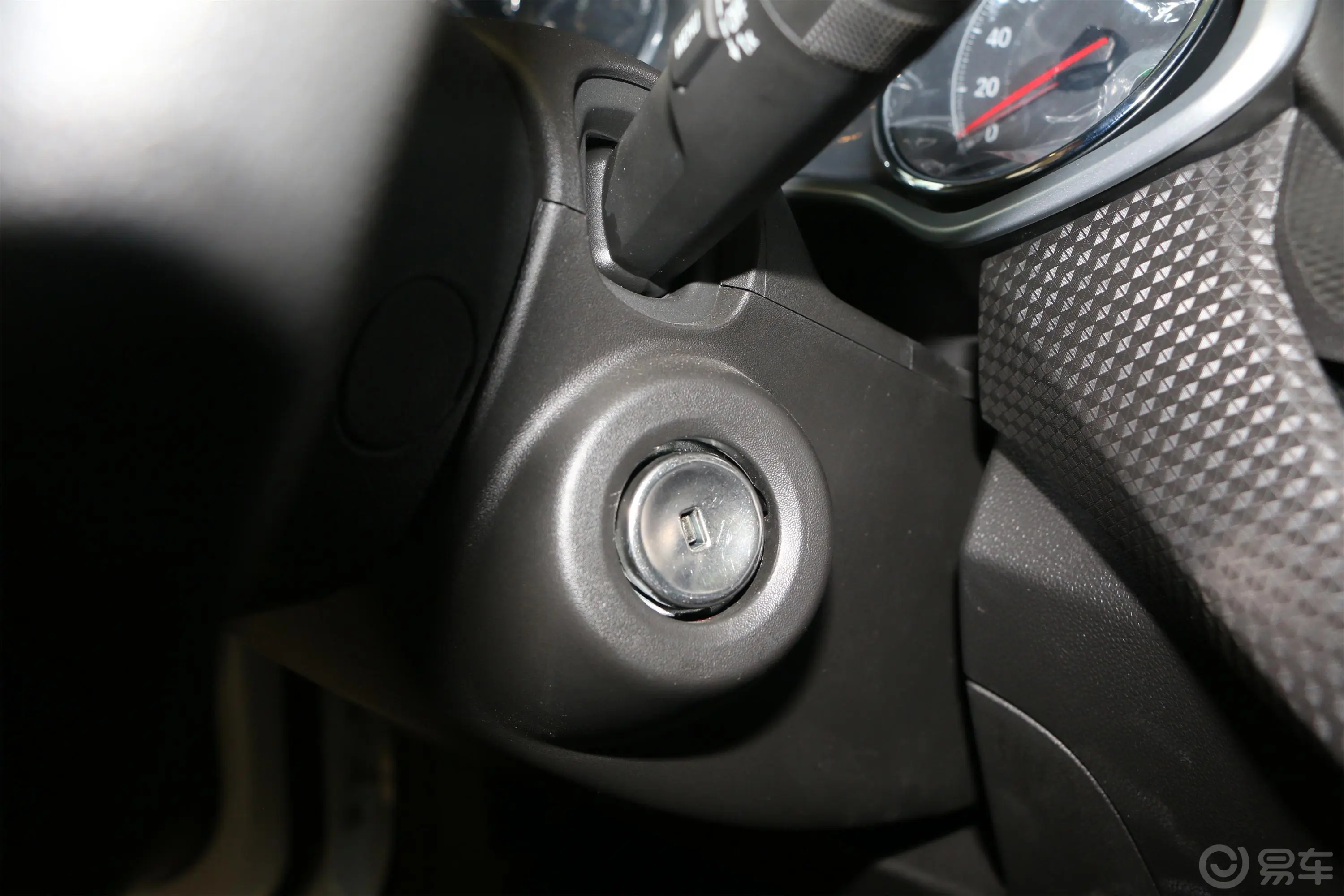科沃兹325T 手自一体 欣尚版钥匙孔或一键启动按键
