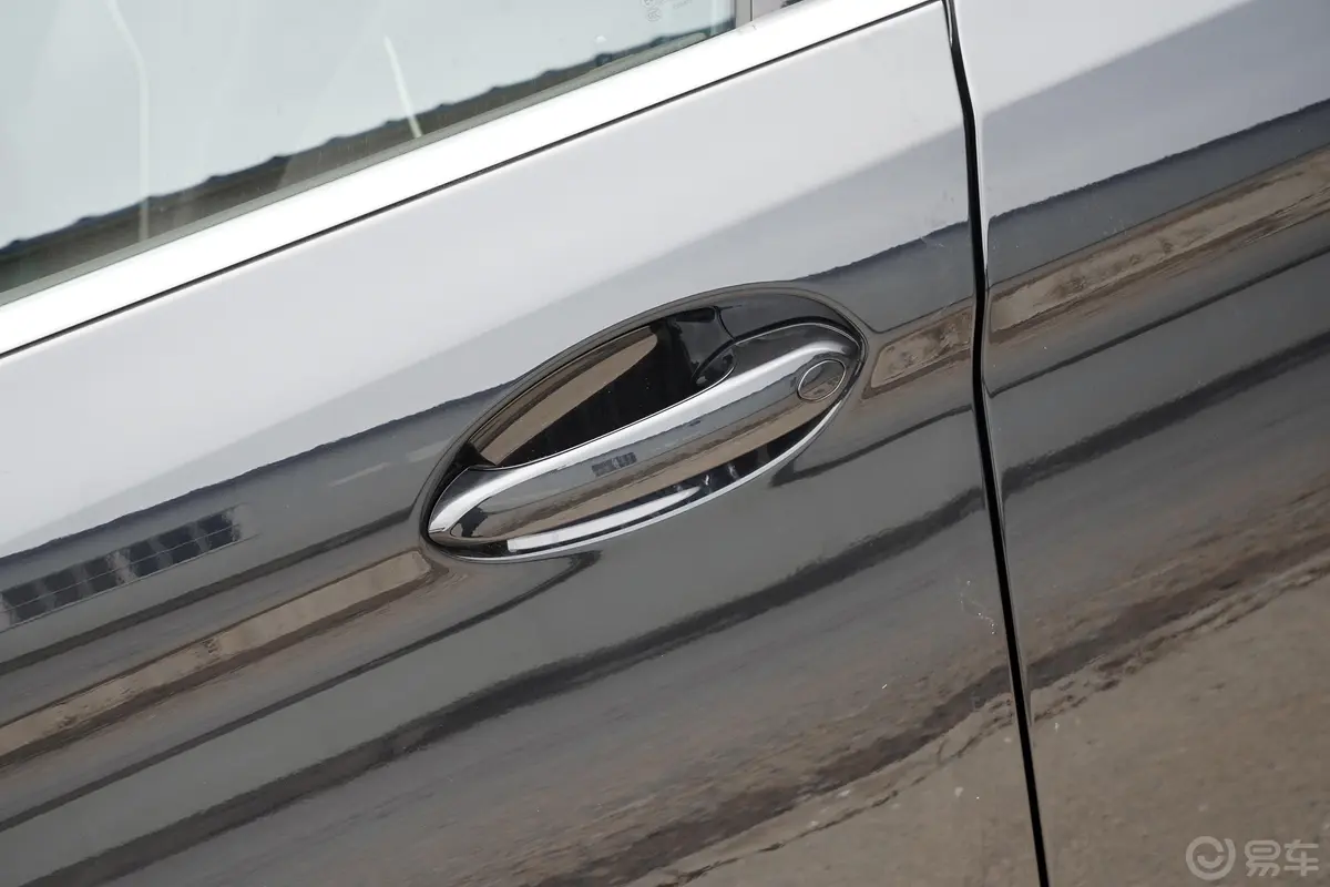 宝马5系改款 530Li xDrive M运动套装驾驶员侧前门把手