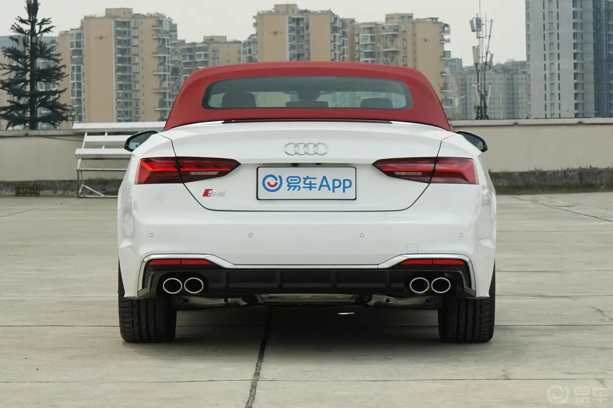 奥迪S53.0T Cabriolet正后水平