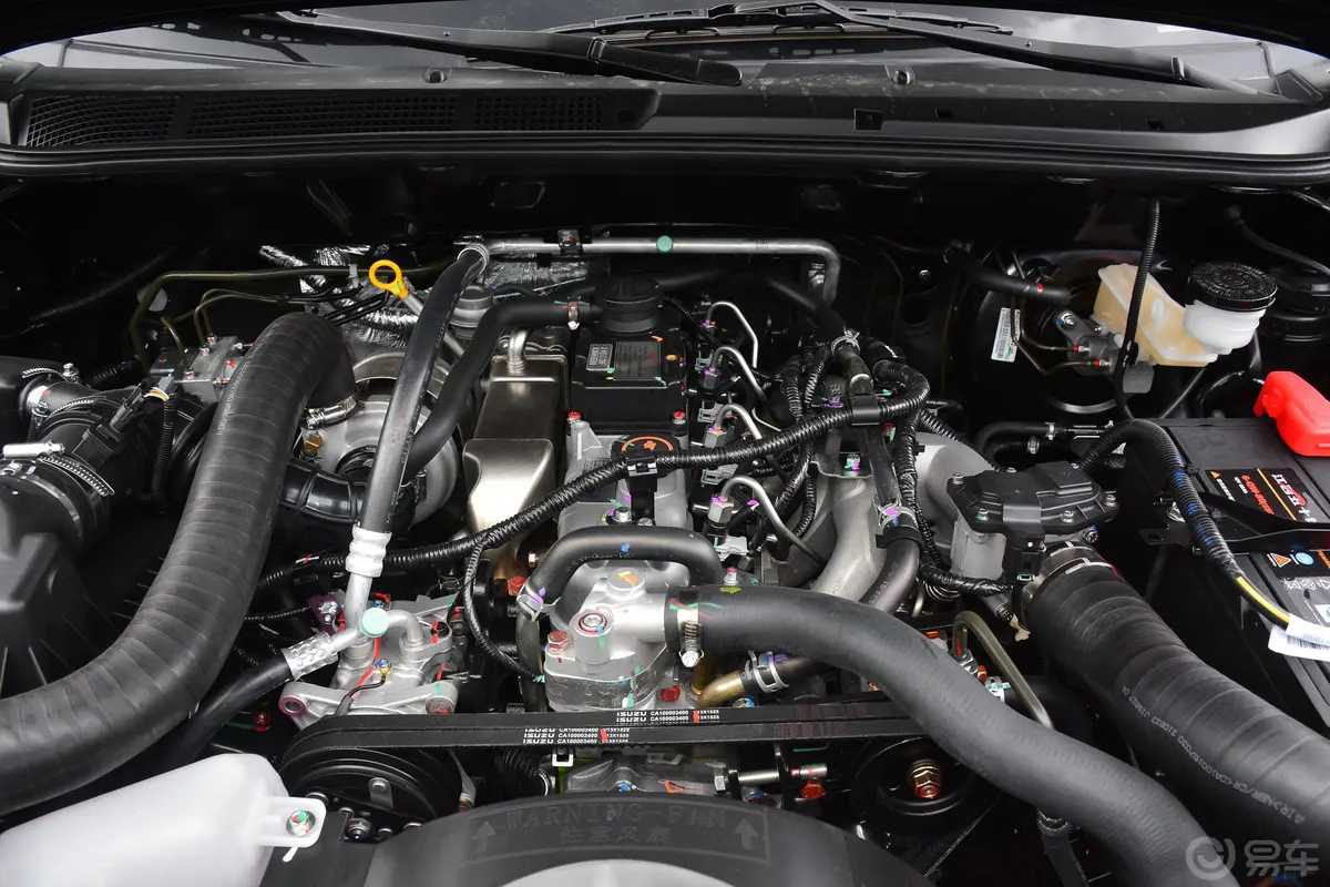 瑞迈2.8T 手动 两驱 加长舒适版 柴油外观