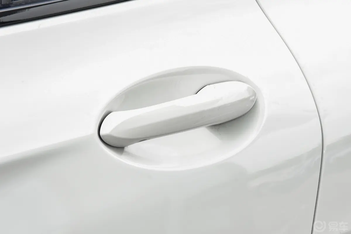 宝马X4改款 xDrive 30i M运动曜夜套装驾驶员侧后门把手