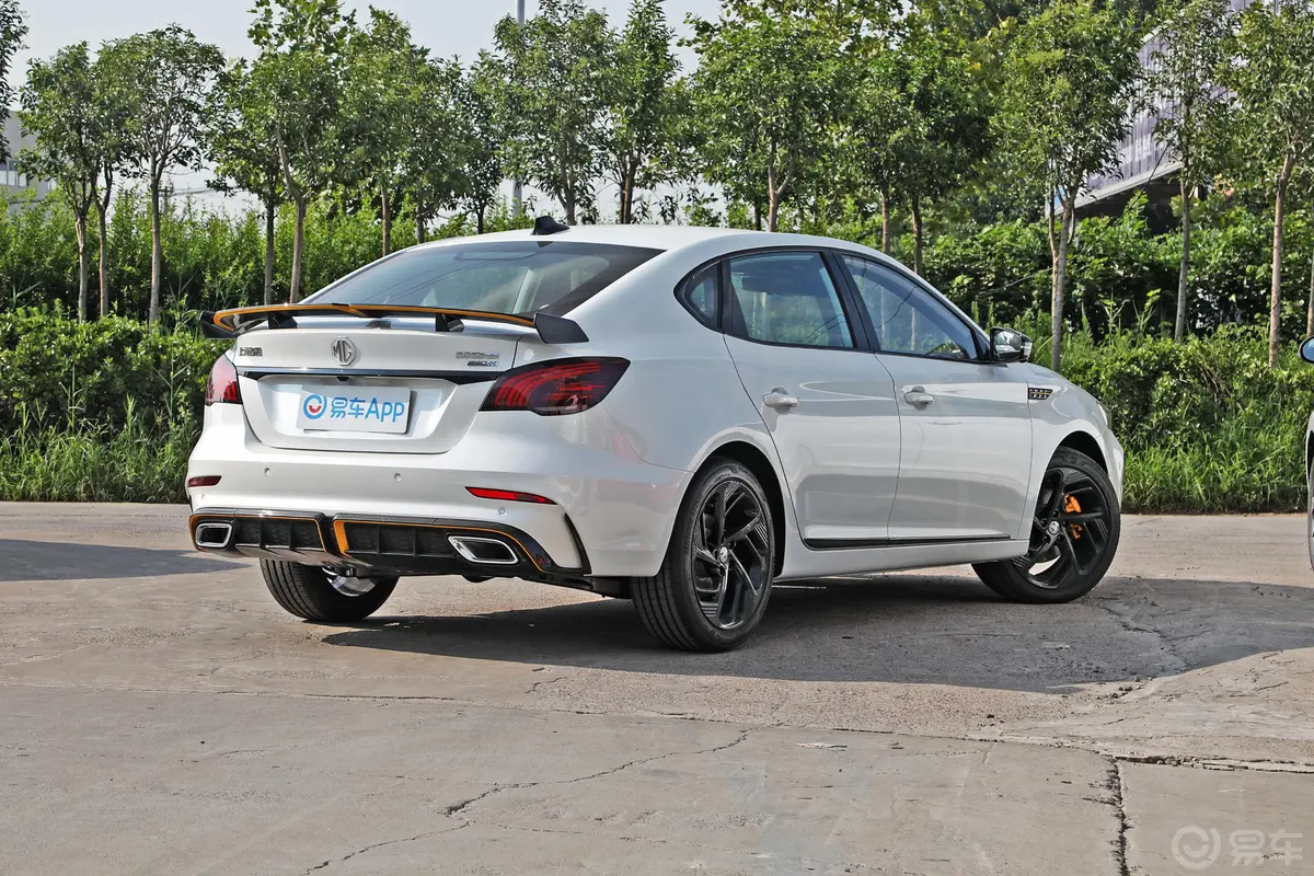 MG6PRO 1.5T Trophy旗舰版侧后45度车头向右水平