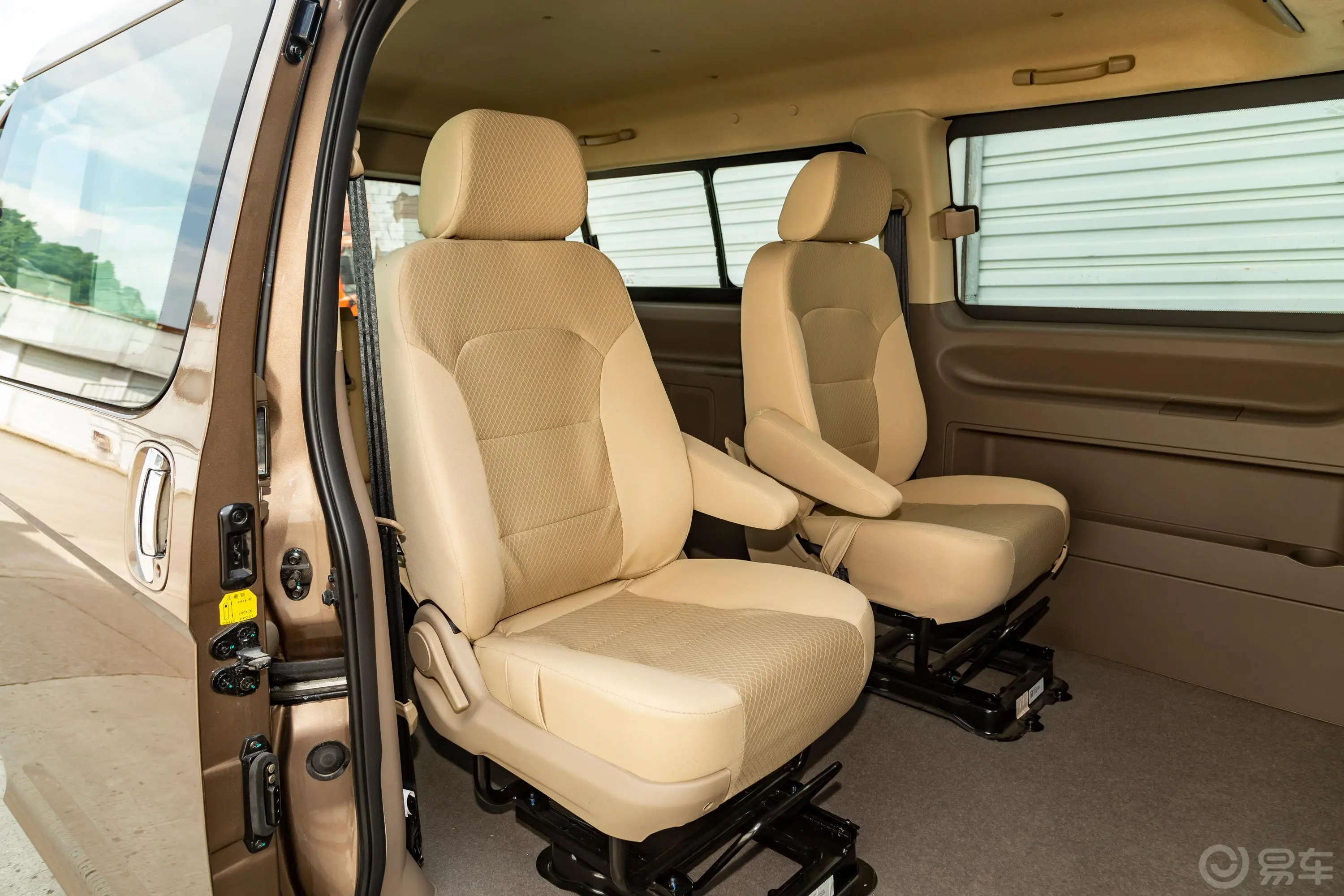 风景G5多用途乘用车 2.0T 手动 商运版 7座 国VI后排座椅