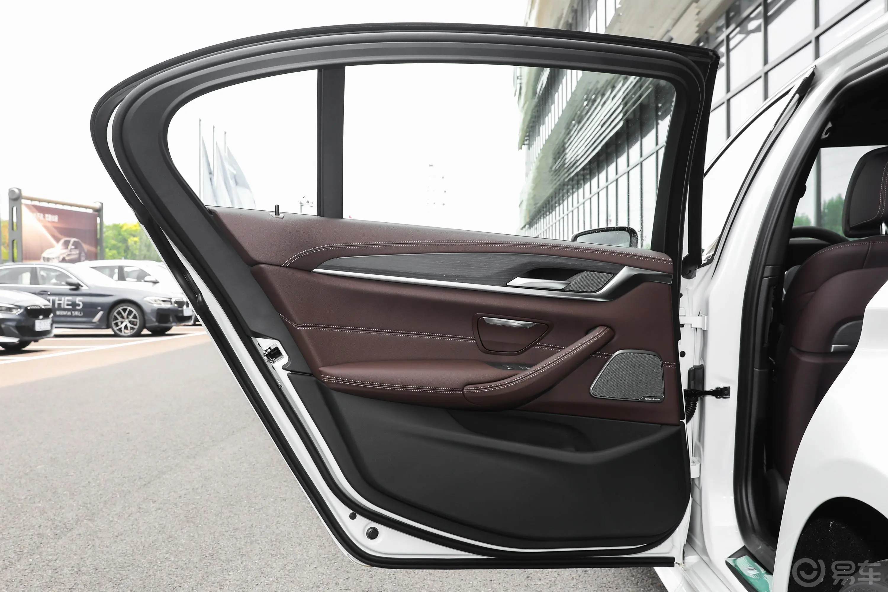 宝马5系改款 530Li 尊享型 M运动套装驾驶员侧后车门