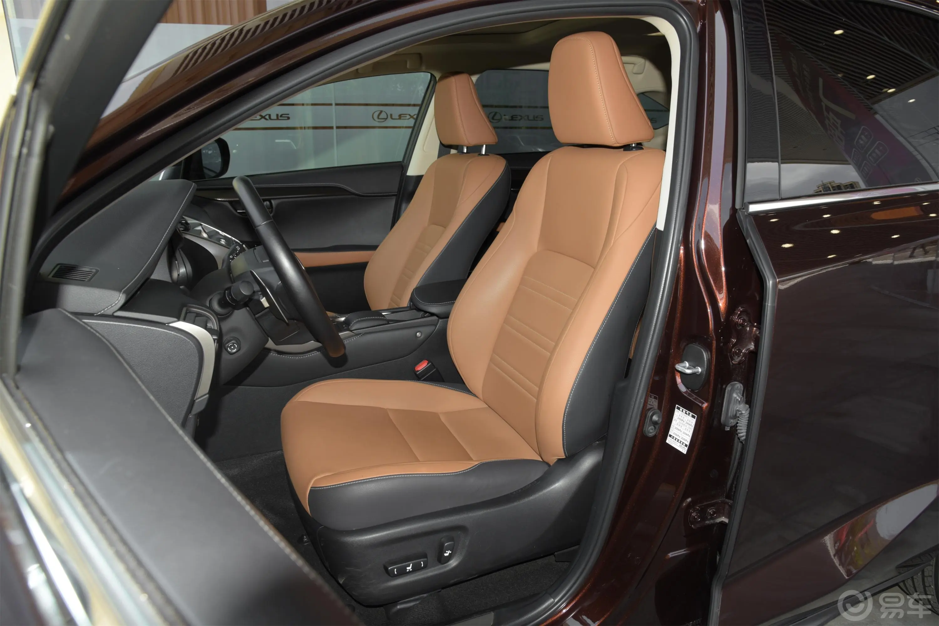 雷克萨斯NX200 四驱 锋尚版 国VI驾驶员座椅