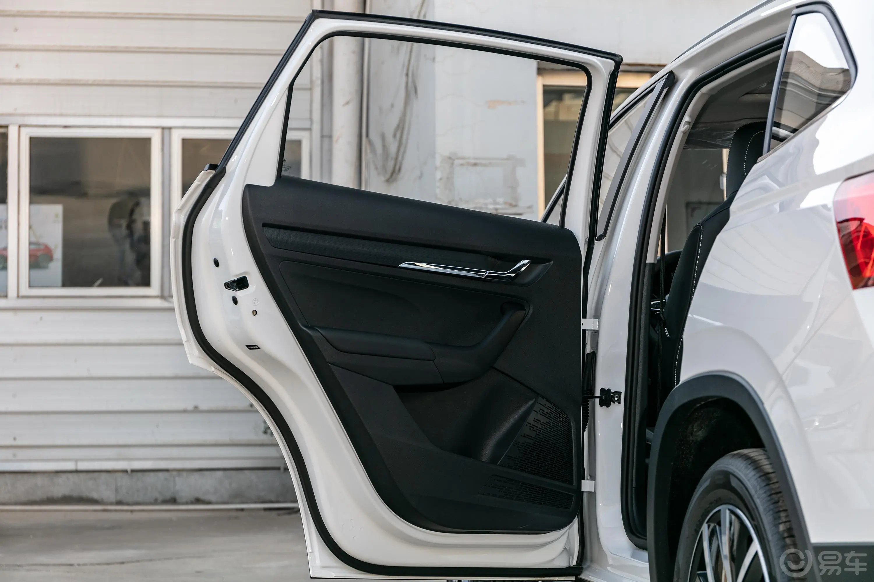 柯米克1.5L 手动舒适版驾驶员侧后车门