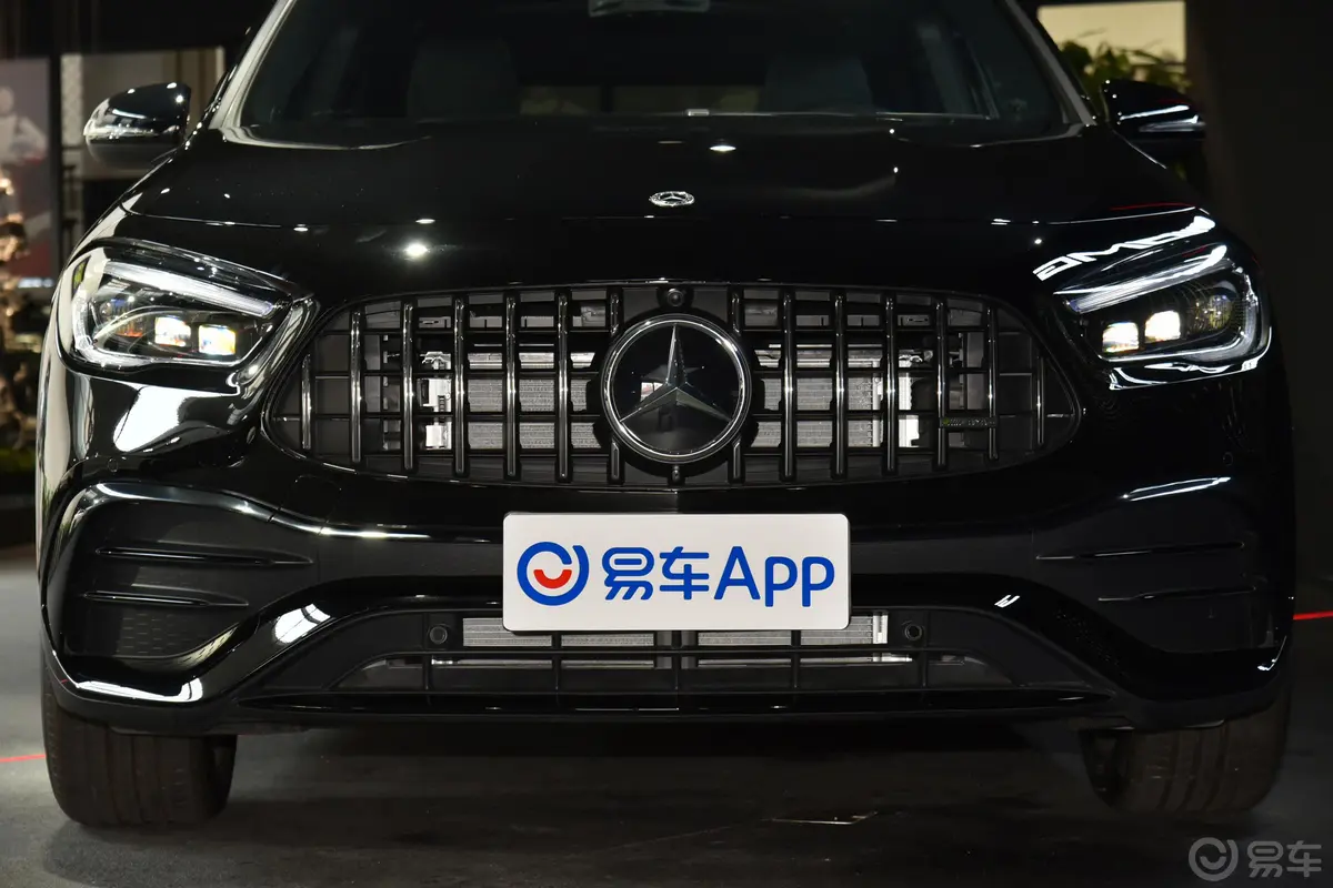 奔驰GLA AMGAMG GLA 35 4MATIC外观