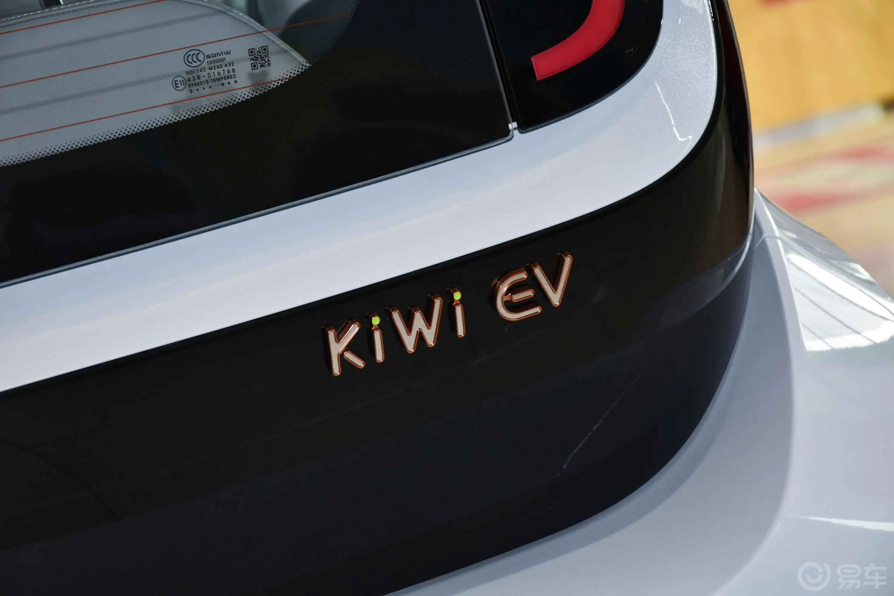 宝骏KiWi EV305km 艺术家 多氟多新能源31.9kWh三元锂外观