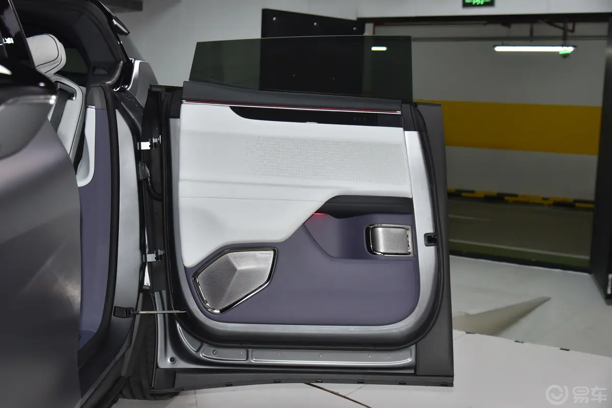 高合HiPhi X创始版 4座驾驶员侧后车门