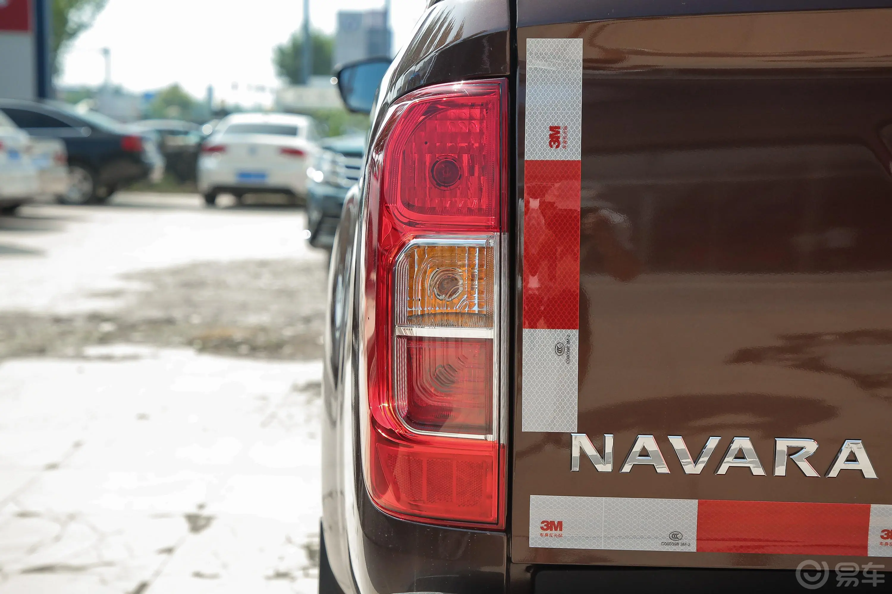 纳瓦拉2.5L 自动四驱尊贵型外观灯组