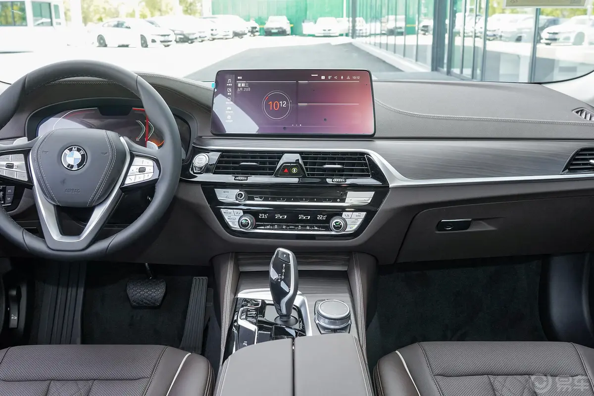 宝马5系改款 530Li xDrive 豪华套装中控台整体