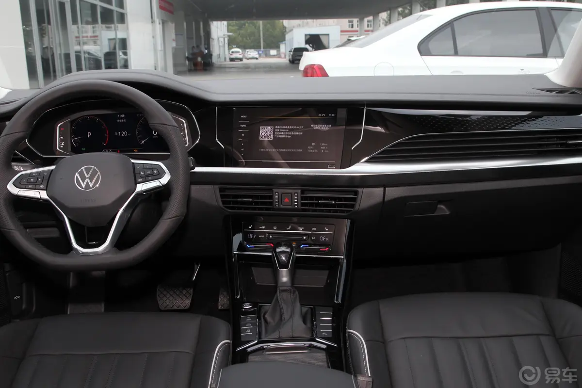 帕萨特330TSI 精英版中控台整体