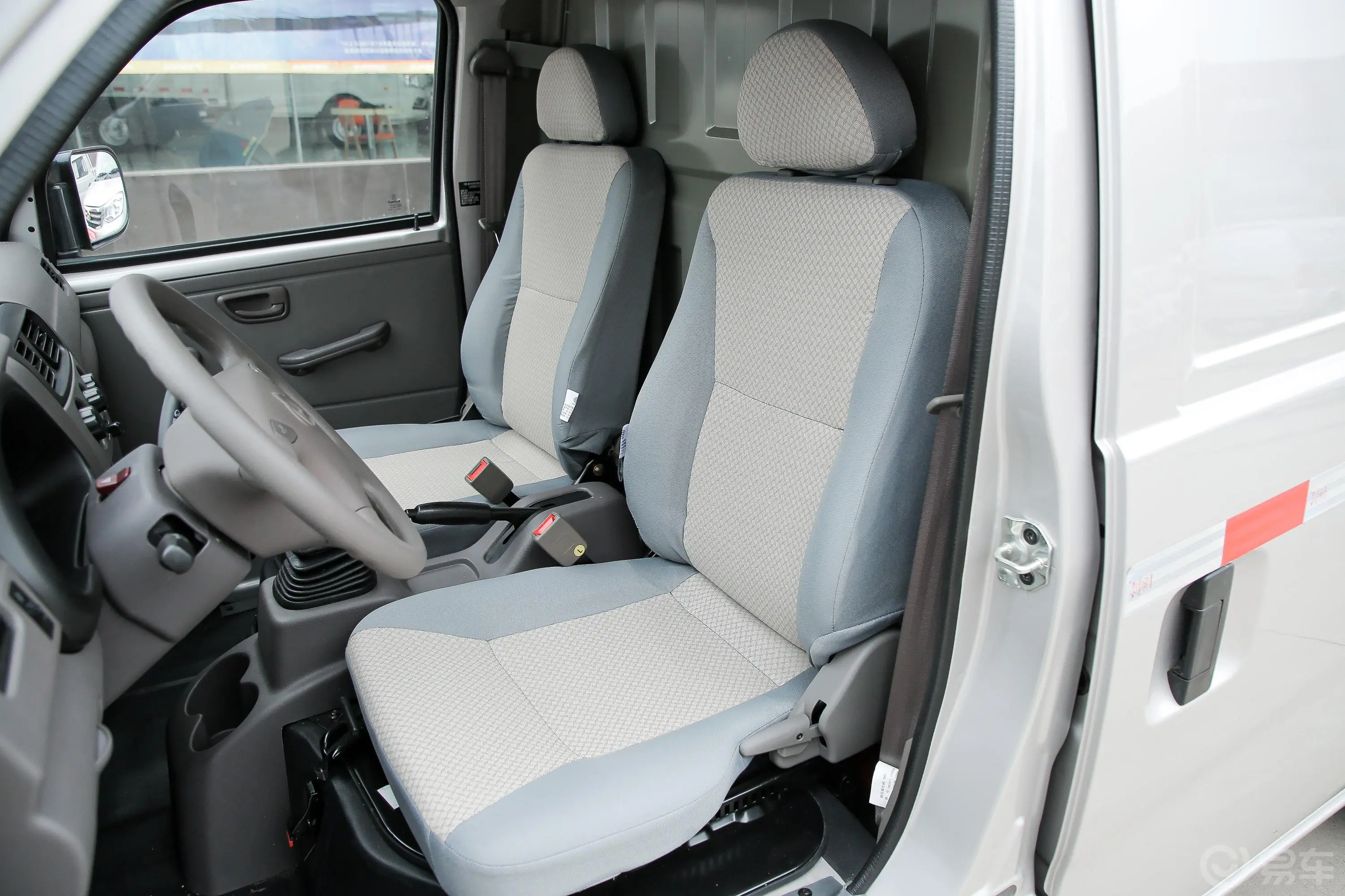 长安V3渝安1.2L 91马力 厢货 单排 畅享版 汽油 国Ⅵ驾驶员座椅