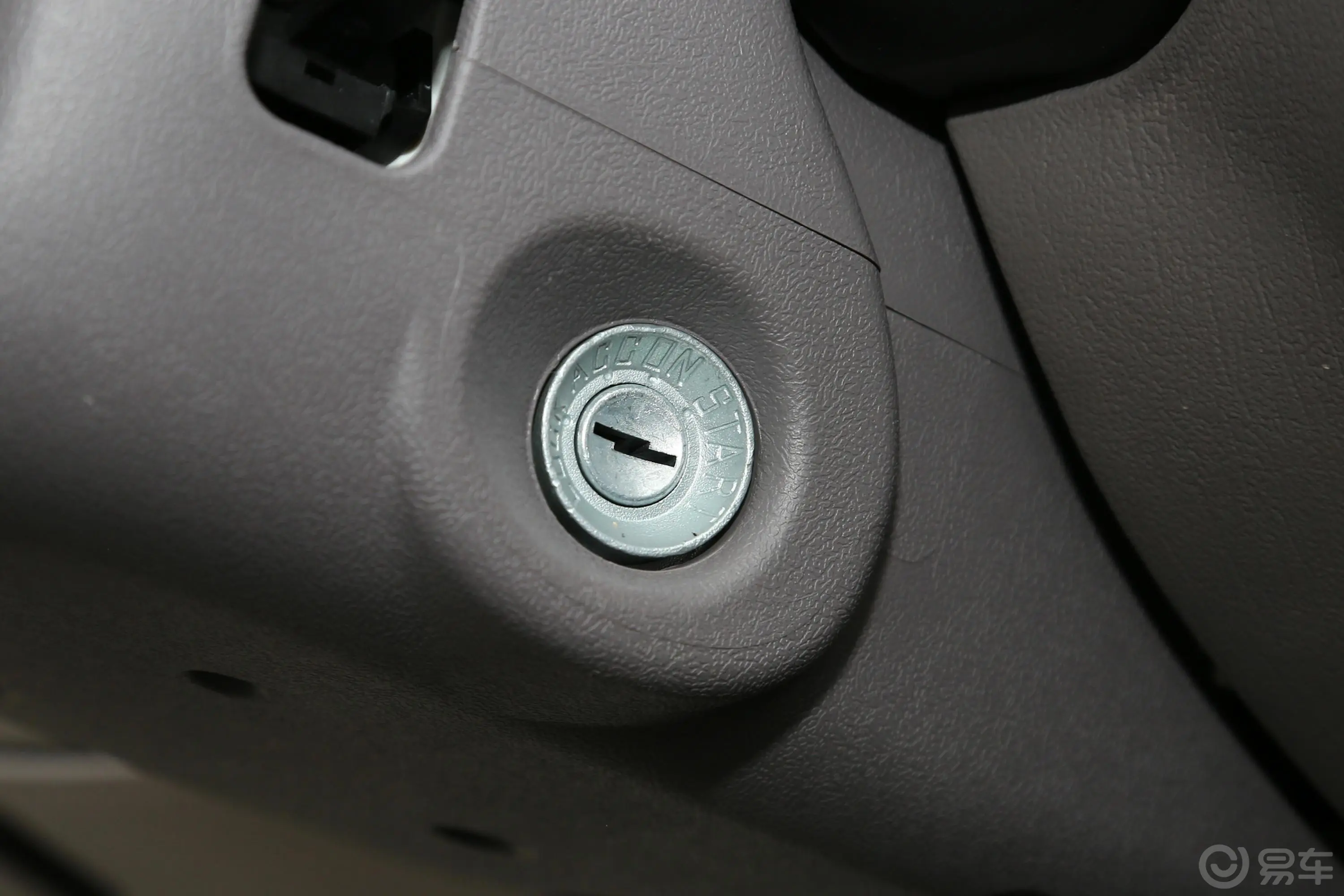 长安V3渝安1.2L 91马力 5座 多用途乘用车 畅享版 汽油 国Ⅵ钥匙孔或一键启动按键