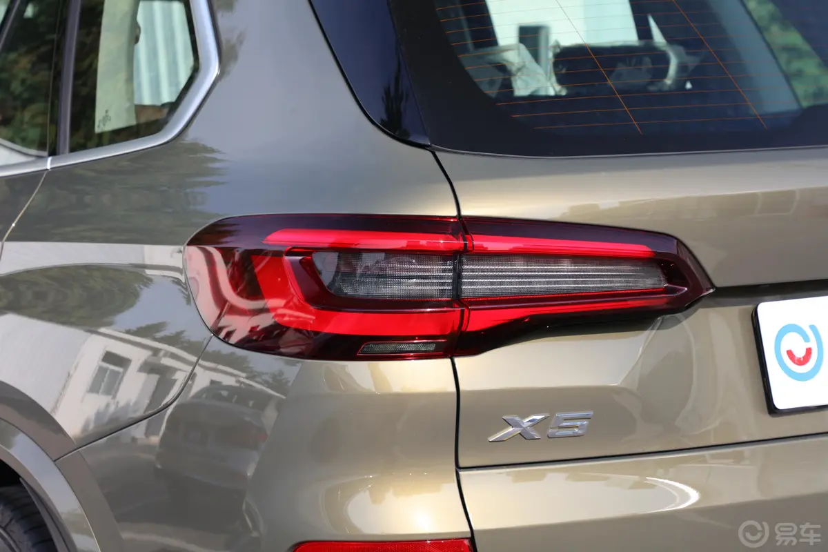 宝马X5(进口)改款 xDrive30i M运动套装外观