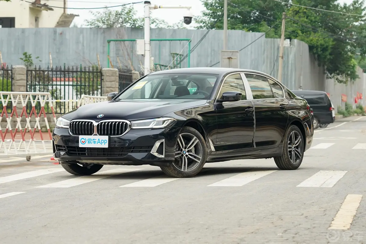 宝马5系530Li 领先型豪华套装外观