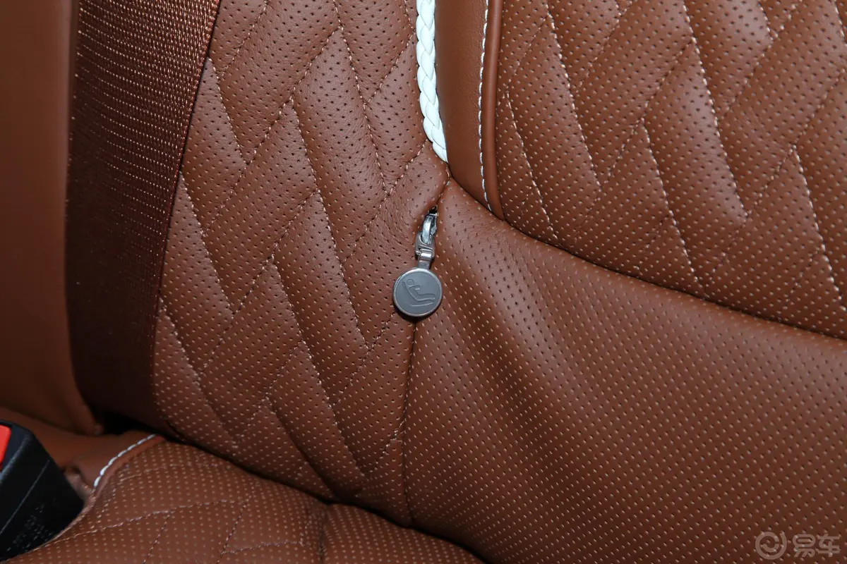 宝马7系740Li xDrive 行政型 豪华套装儿童座椅接口