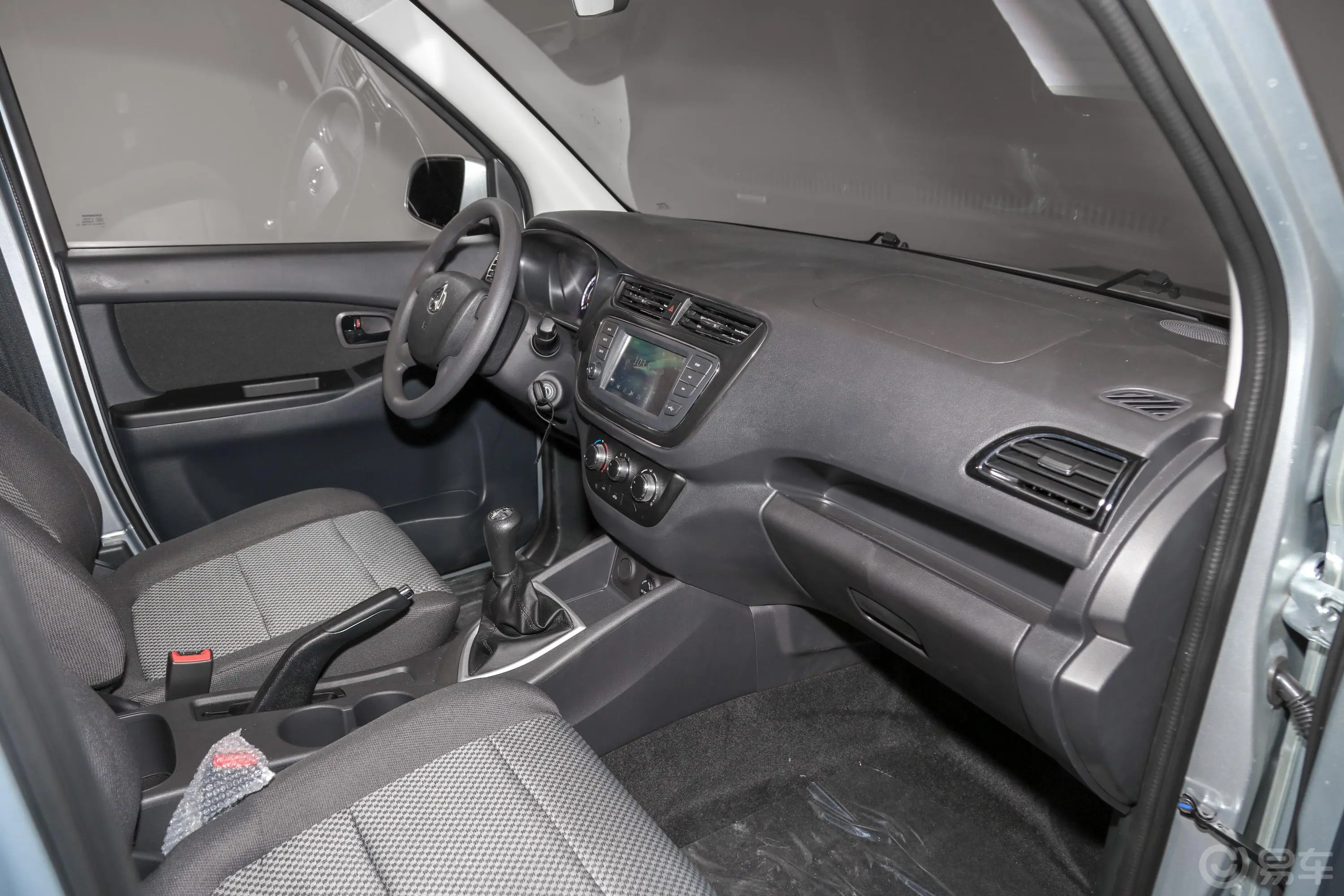 欧诺S欧诺S 1.5L 手动 客车智享版(双蒸空调)内饰