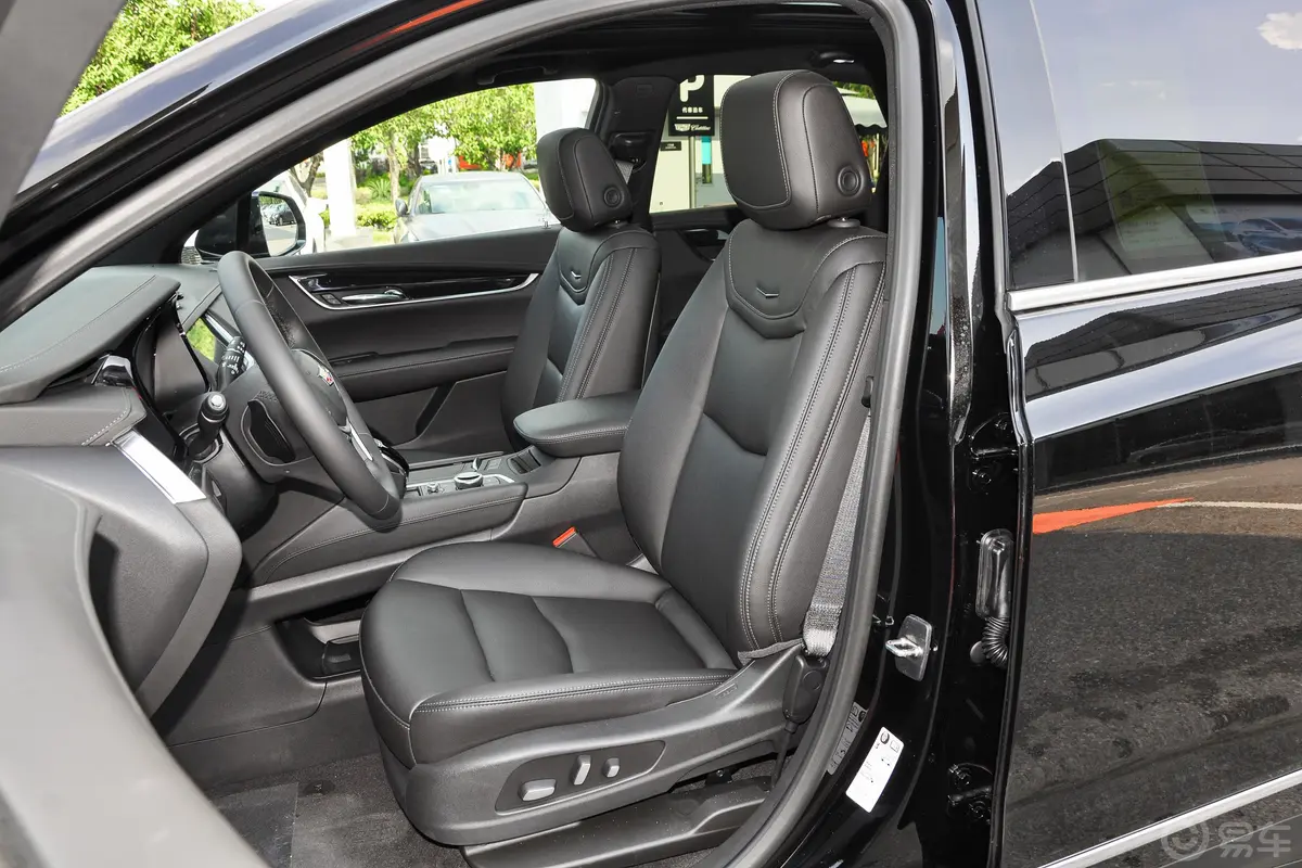 凯迪拉克XT5轻混 2.0T 四驱豪华型驾驶员座椅