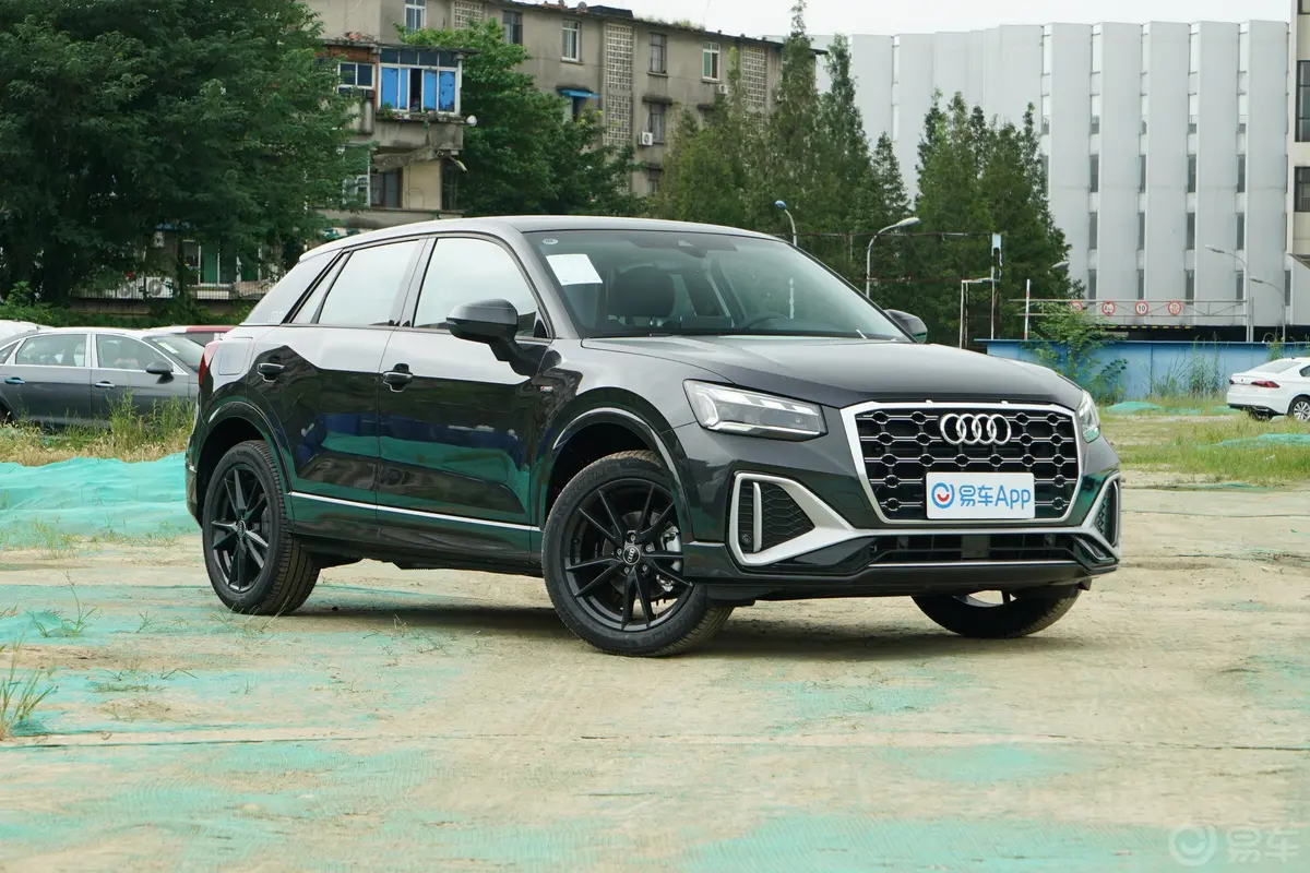 奥迪Q2L35 TFSI 进取动感型外观灯组