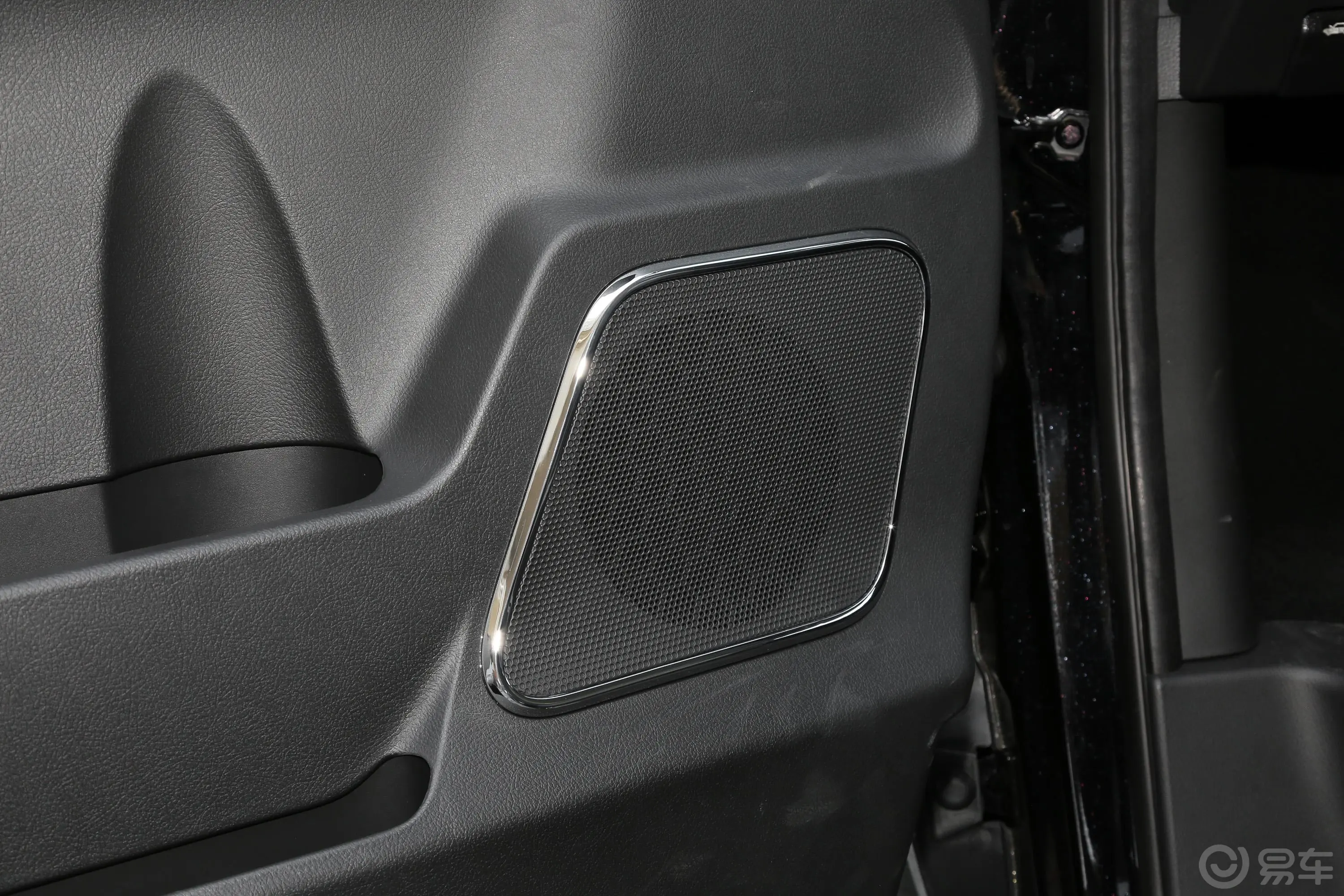 菱智PLUS旅行版 2.0L 手动 舒适型 7座音响和品牌