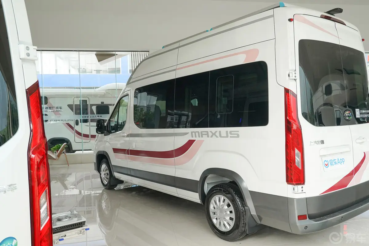 上汽大通MAXUS V90房车旅行家V90 2.0T 自动 纵床豪华版外观