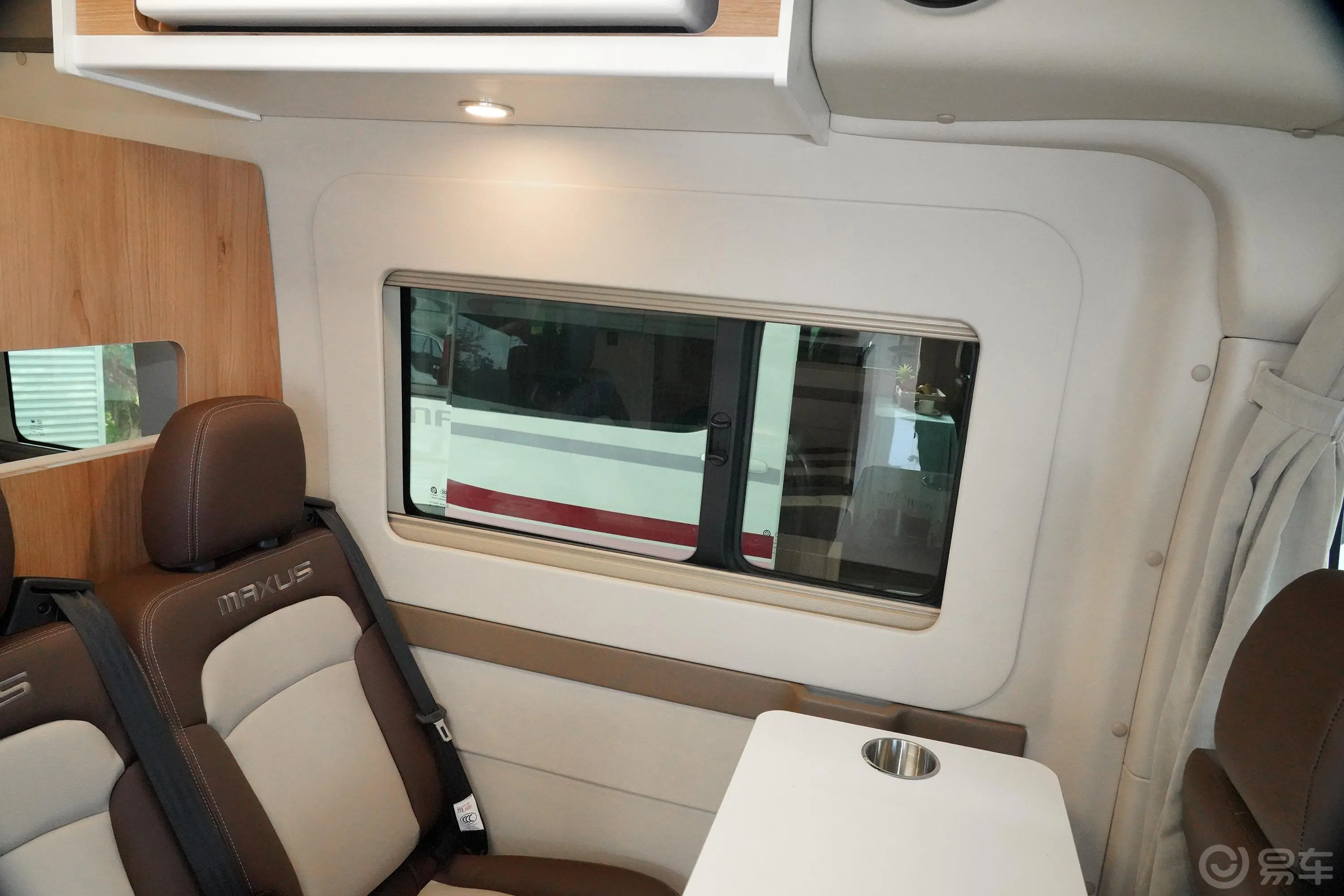 【大通V90房车旅行家V90 2.0T 自动 纵床豪华版空间图片-汽车图片大全】-易车