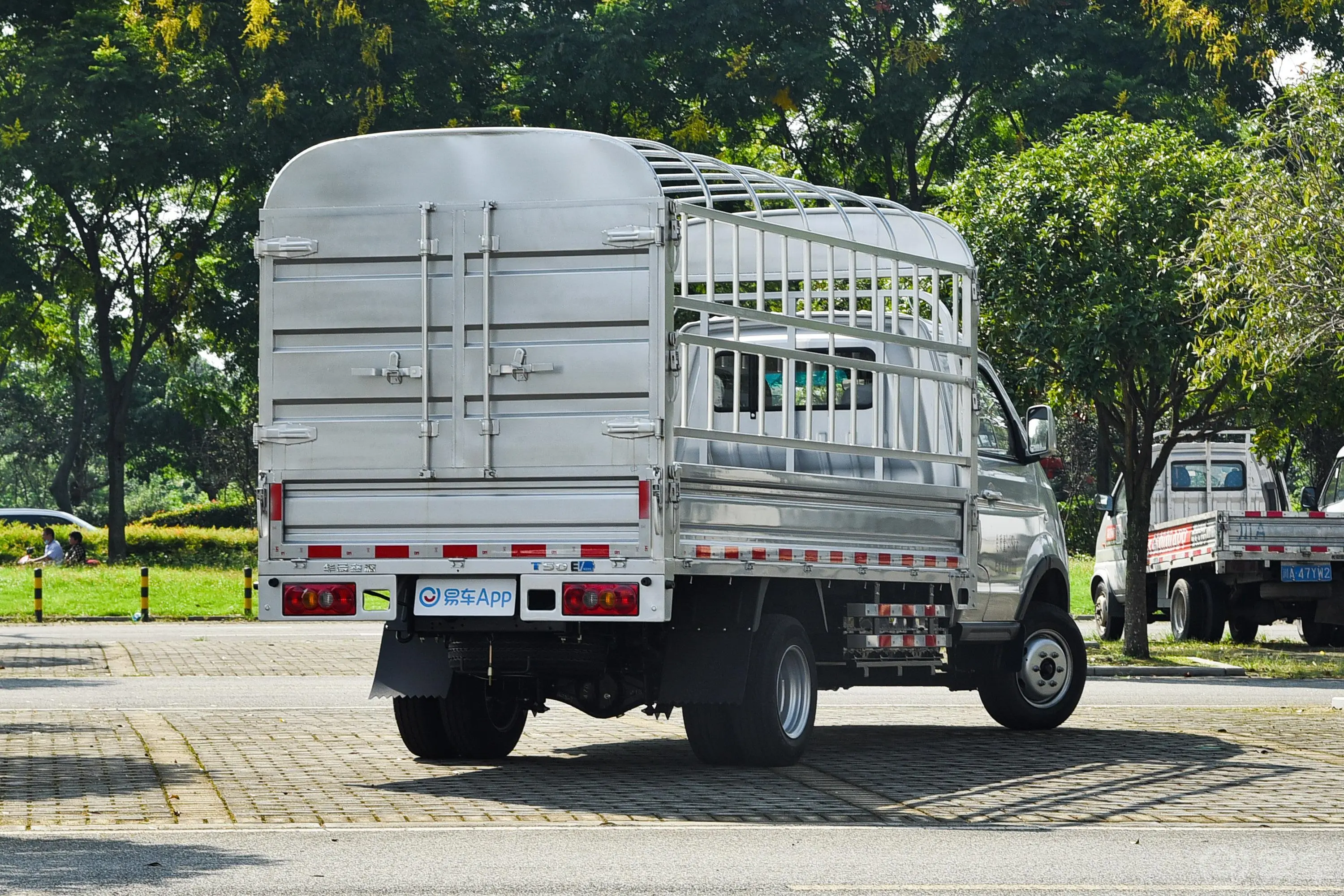 鑫源T50 EV280km 创业型 仓栅侧后45度车头向右水平