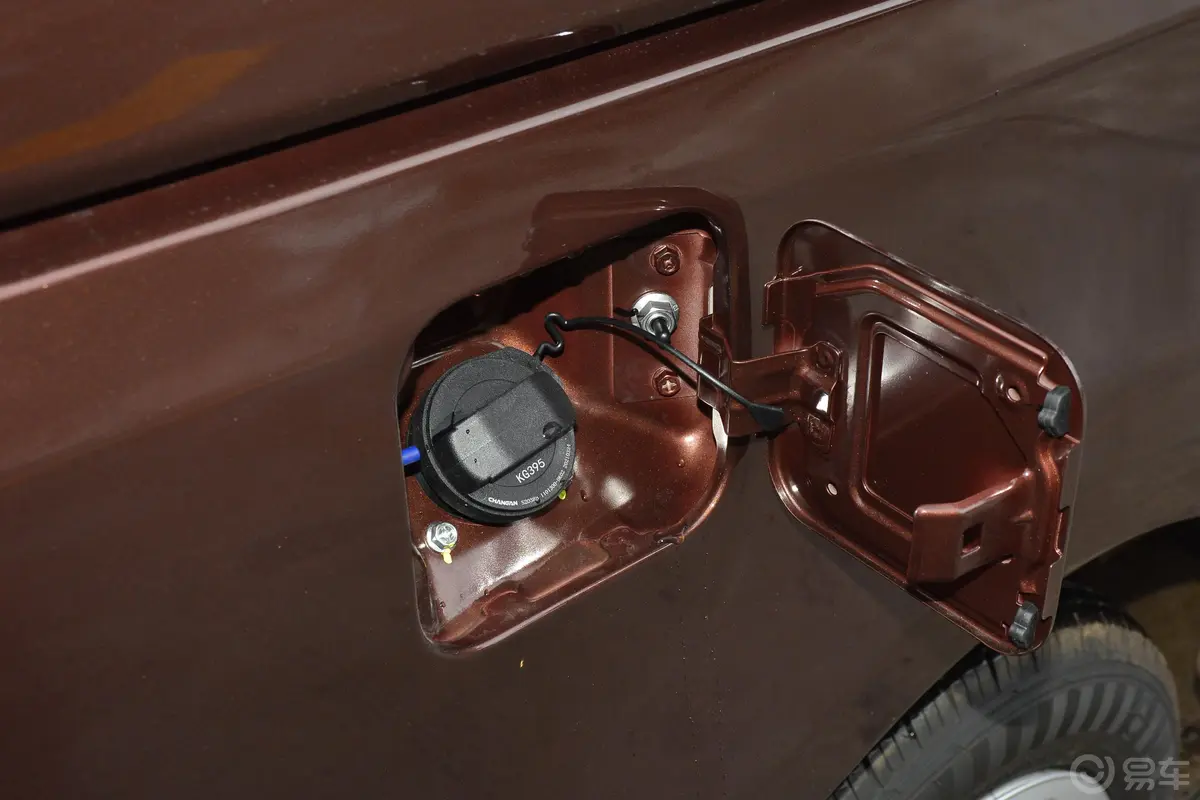 欧诺S欧诺S 1.5L 客车智享版(单蒸空调)油箱盖