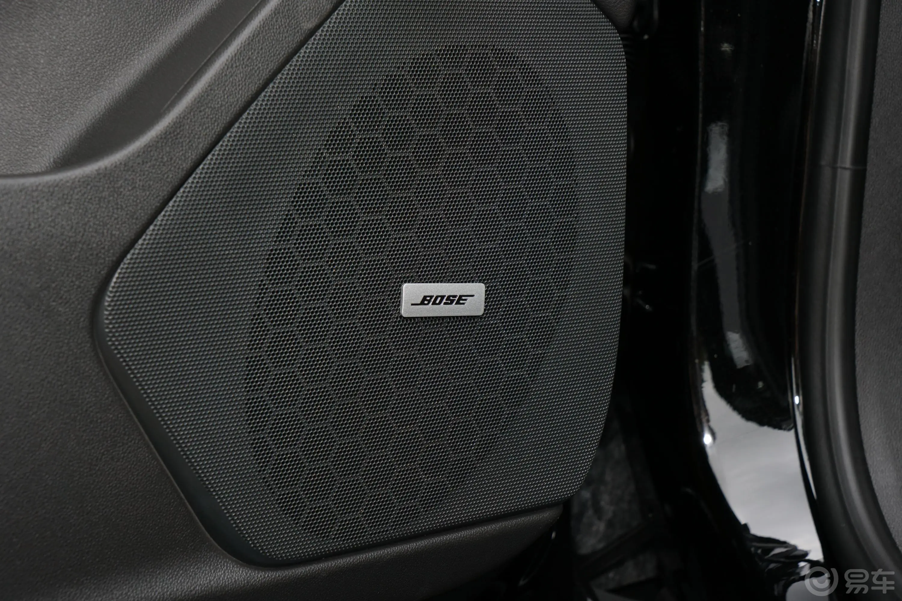 凯迪拉克XT5轻混 2.0T 两驱豪华型音响和品牌