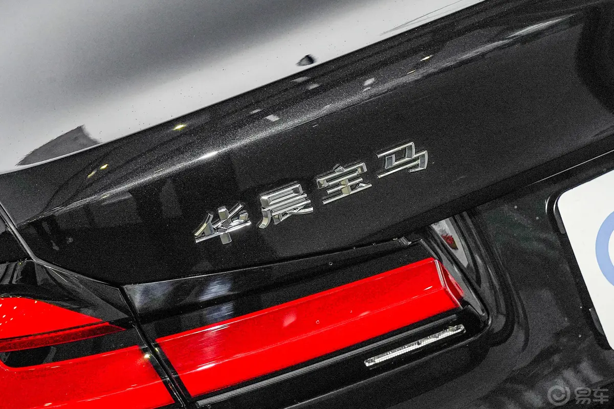 宝马5系530Li 领先型豪华套装外观