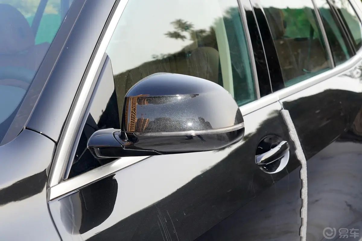 宝马X5 插电混动(进口)改款 xDrive45e M运动套装主驾驶后视镜背面