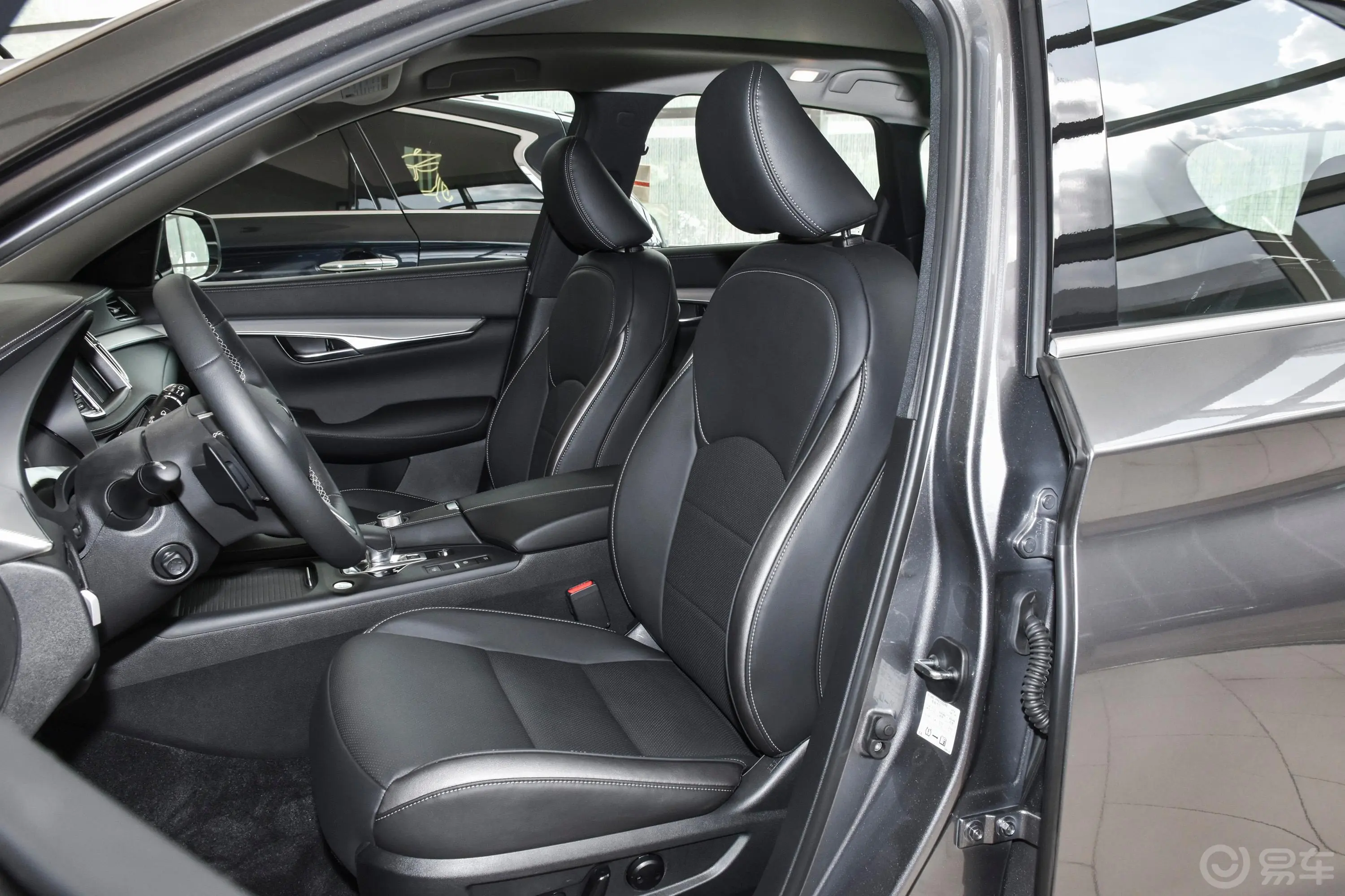 英菲尼迪QX50改款 2.0T 四驱 豪华版驾驶员座椅