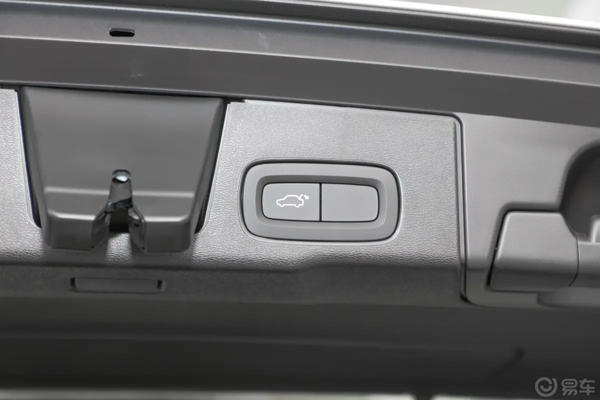 沃尔沃XC60B5 四驱 智逸运动版电动尾门按键（手动扶手）