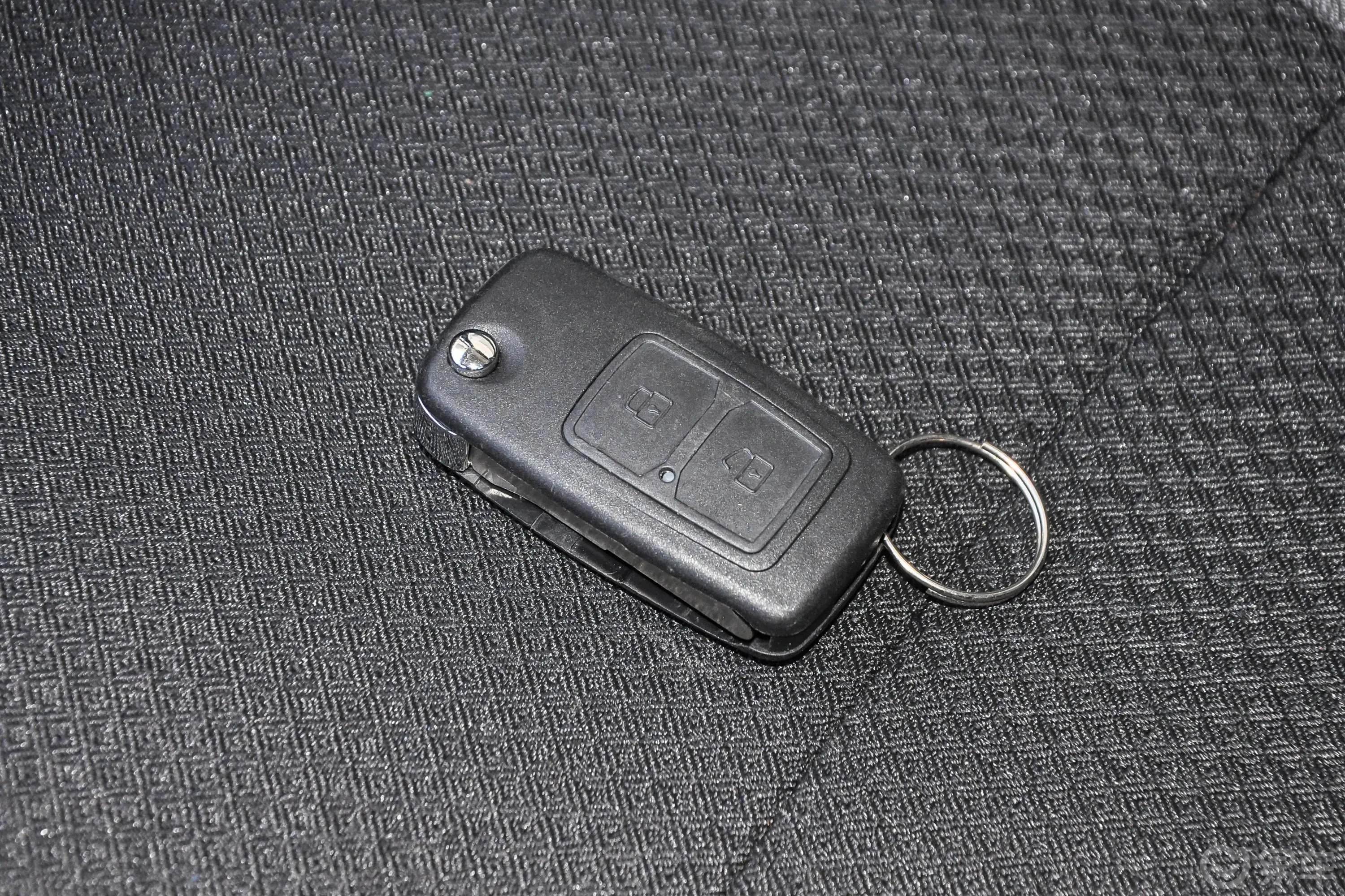 神骐T301.6L 单排3.6米仓栅车舒适型钥匙正面