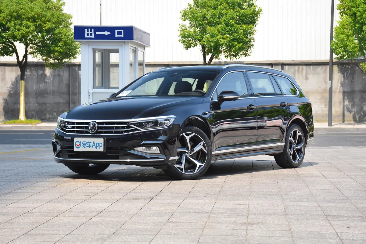 蔚揽330TSI 两驱 R-Line纵行版侧前45度车头向左水平