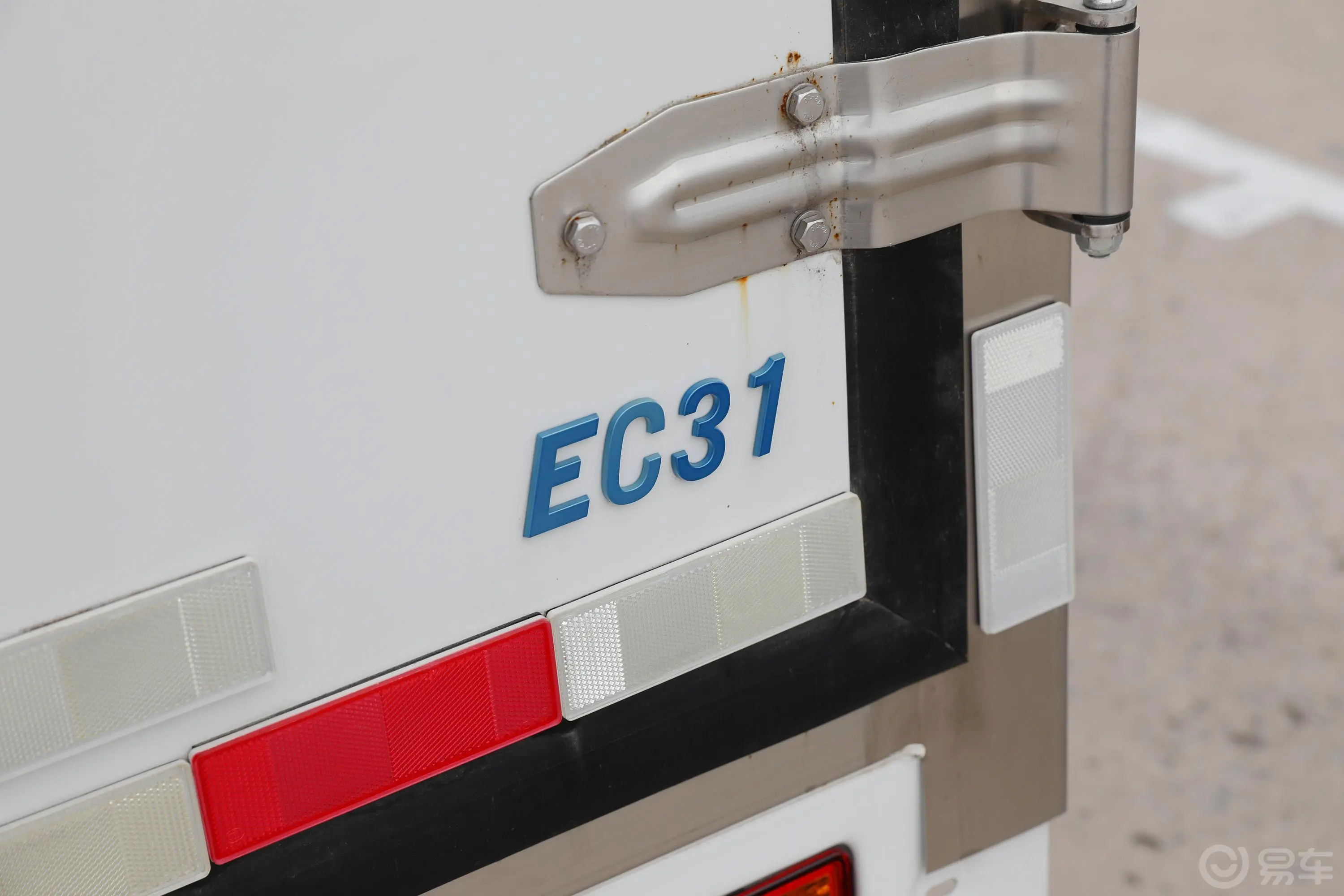瑞驰新能源EC31冷藏车 38.7kWh外观