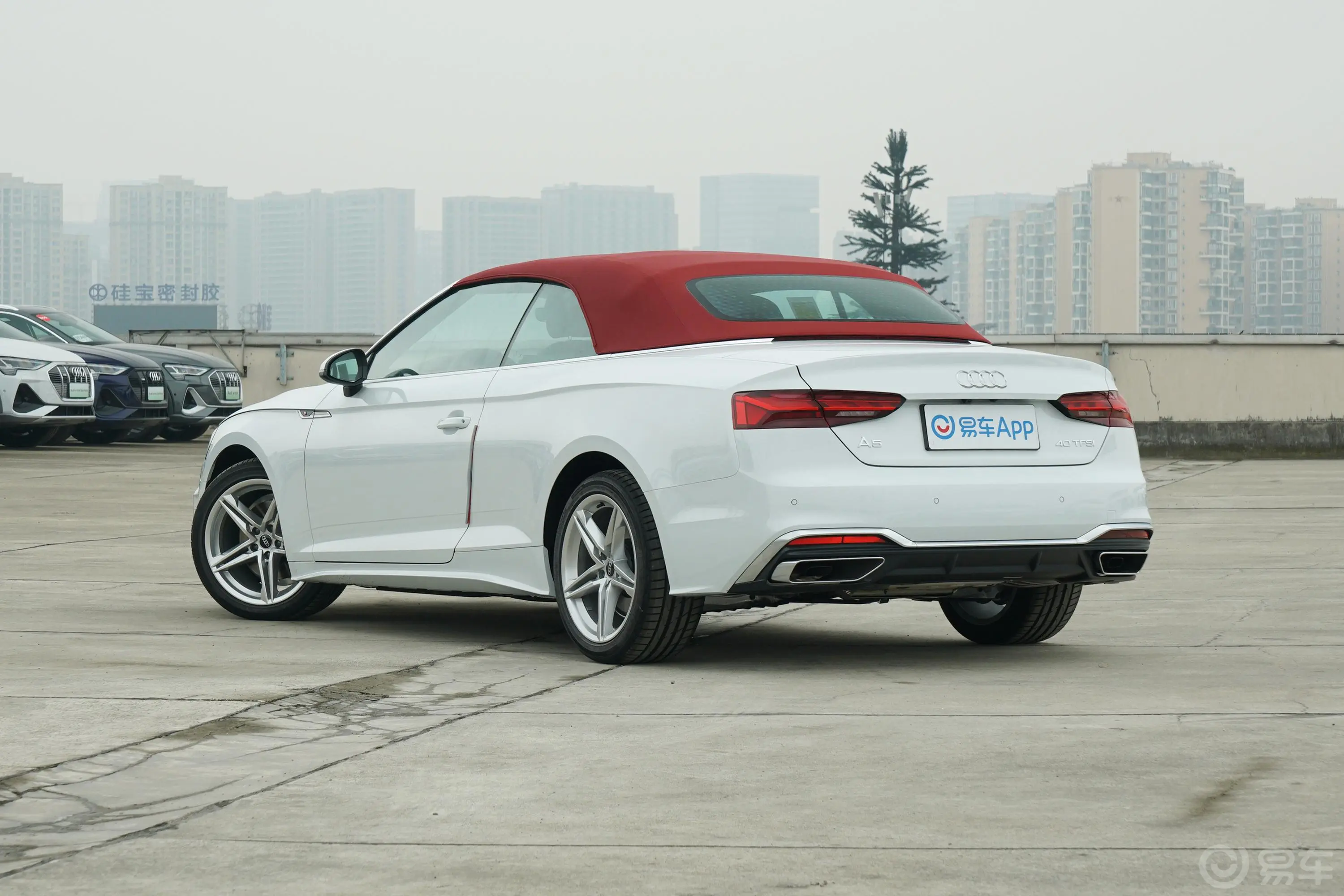 奥迪A5Cabriolet 40 TFSI 时尚动感型侧后45度车头向左水平