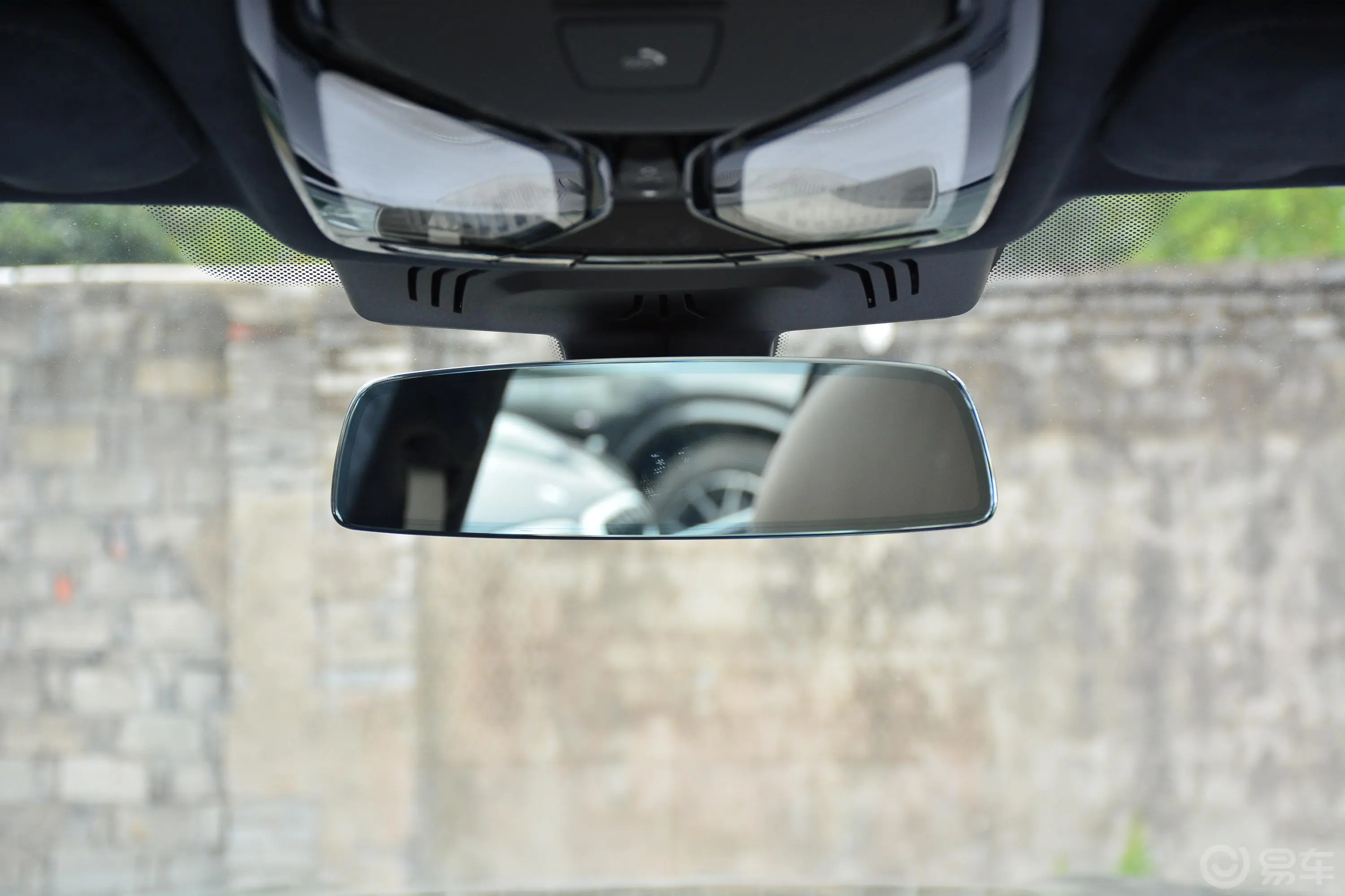 宝马X7改款 xDrive40i 行政型 M运动套装内后视镜