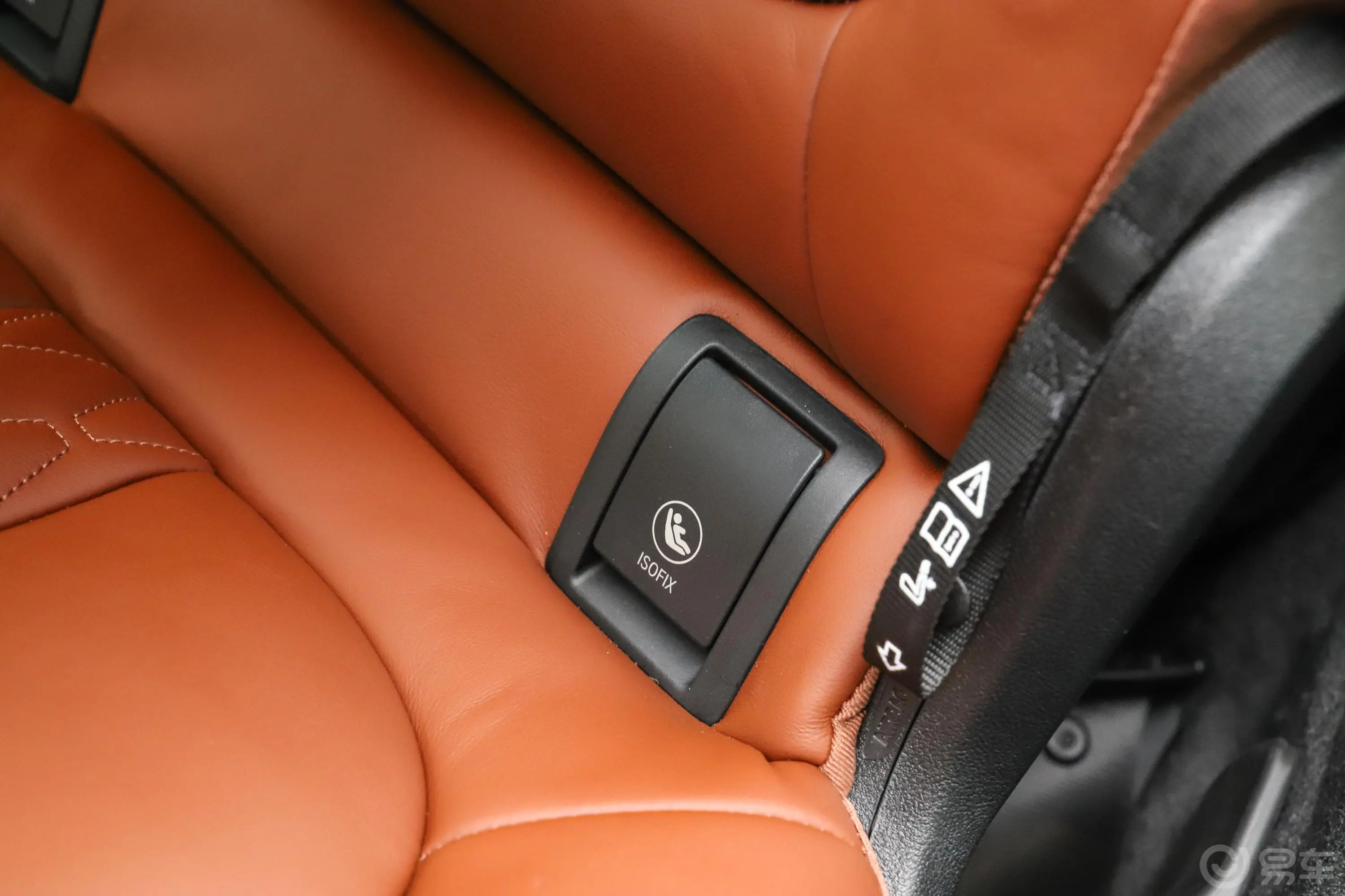 宝马X7改款 xDrive40i 尊享型 M运动套装儿童座椅接口