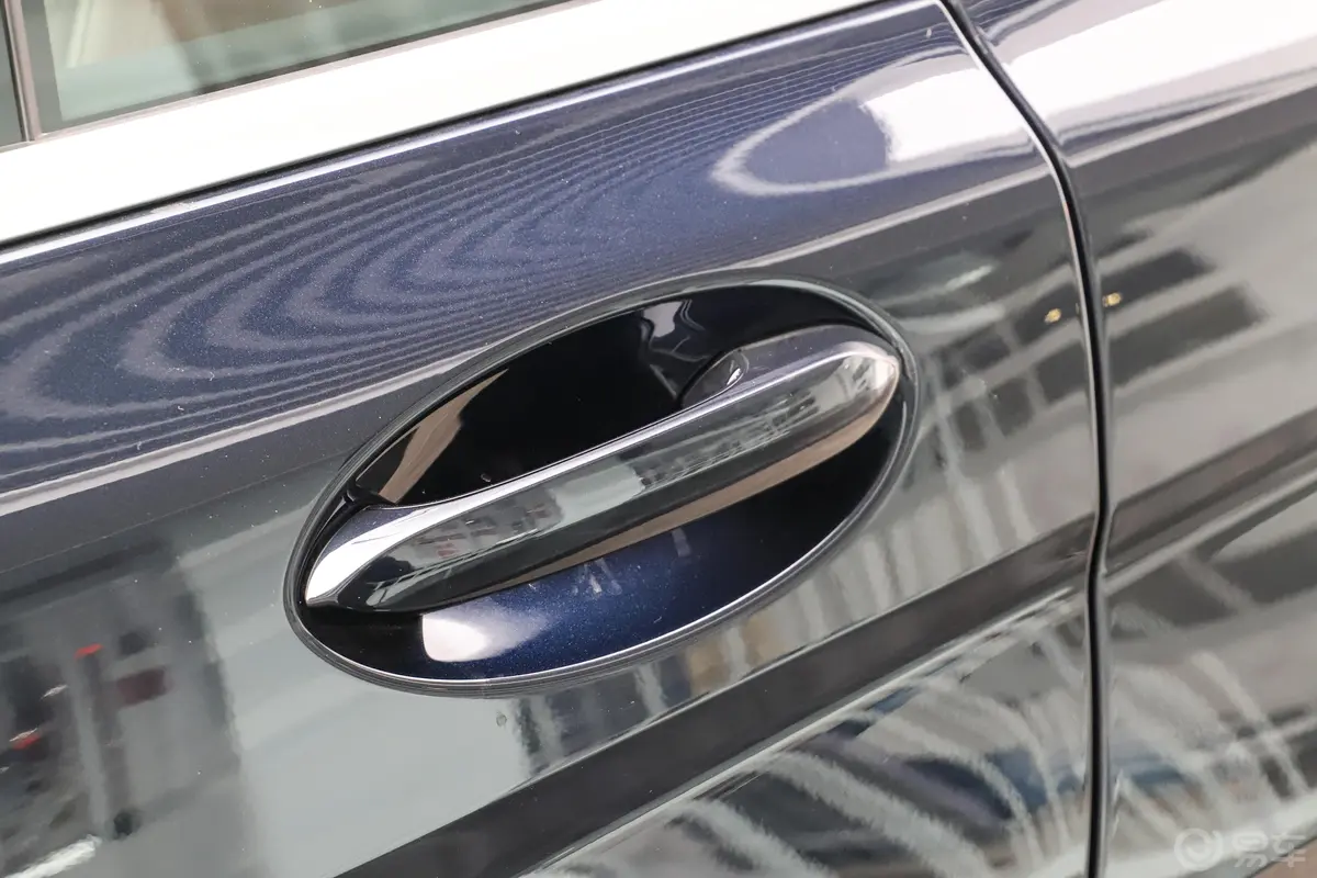 宝马X7改款 xDrive40i 尊享型 M运动套装驾驶员侧后门把手