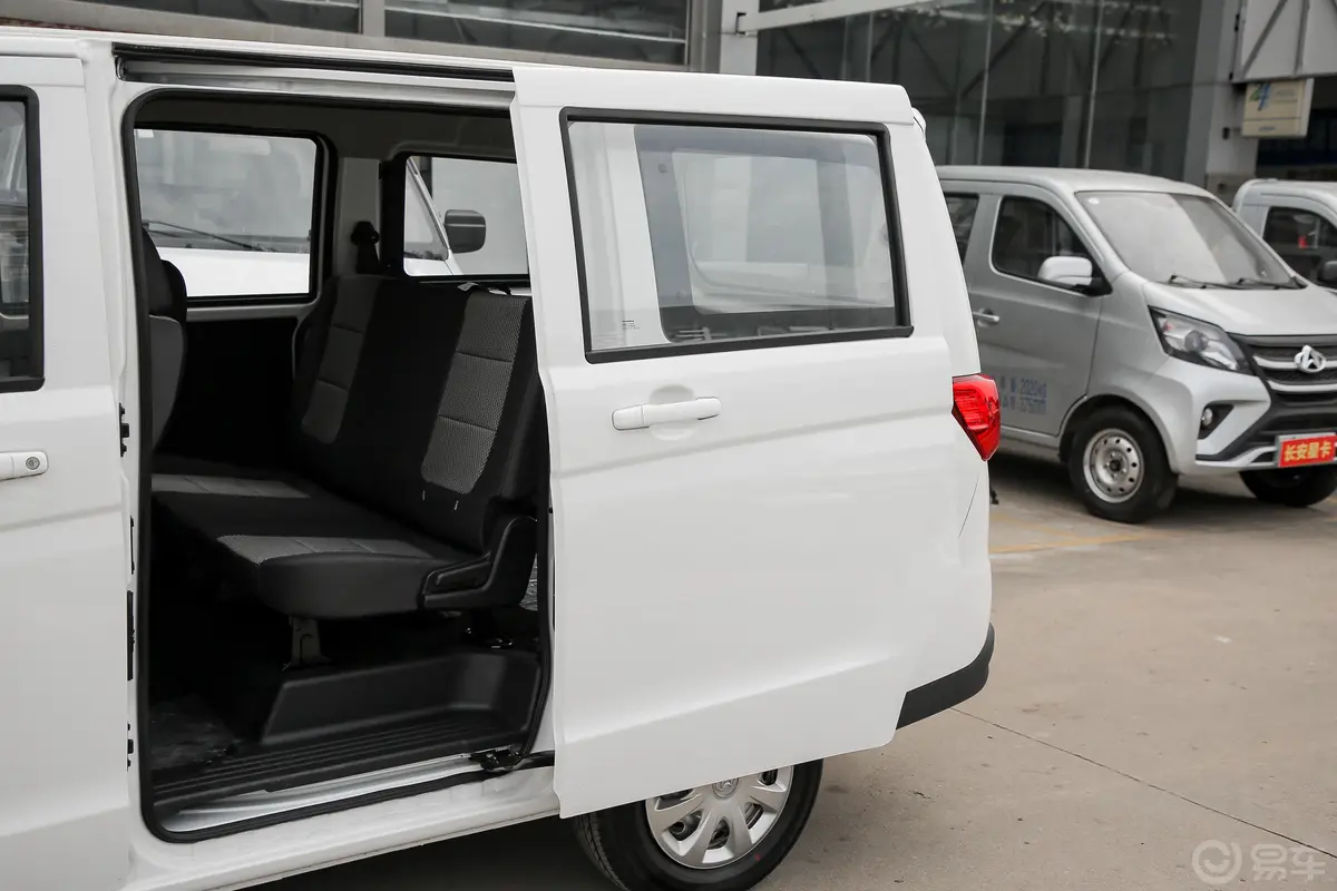 欧诺S欧诺S 1.5L 客车智享版(无空调)驾驶员侧后车门