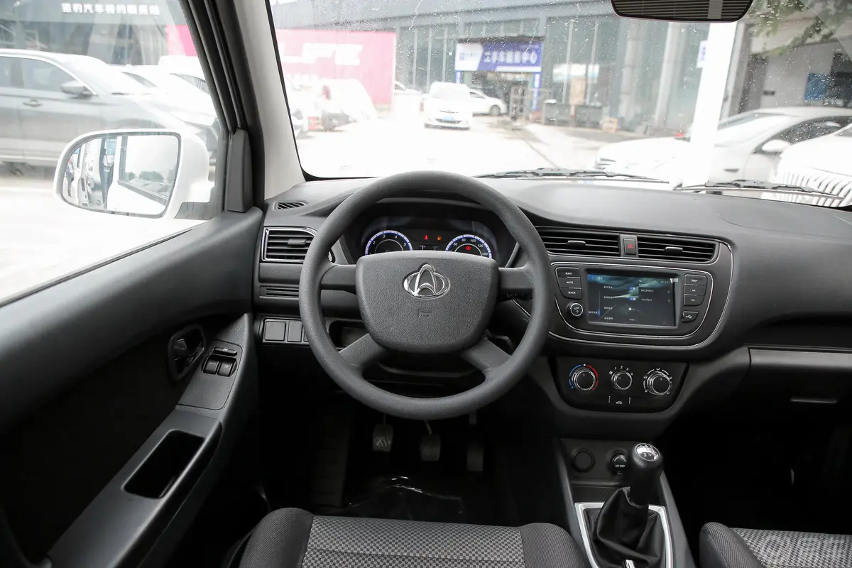 欧诺S欧诺S 1.5L 客车智享版(无空调)驾驶位区域