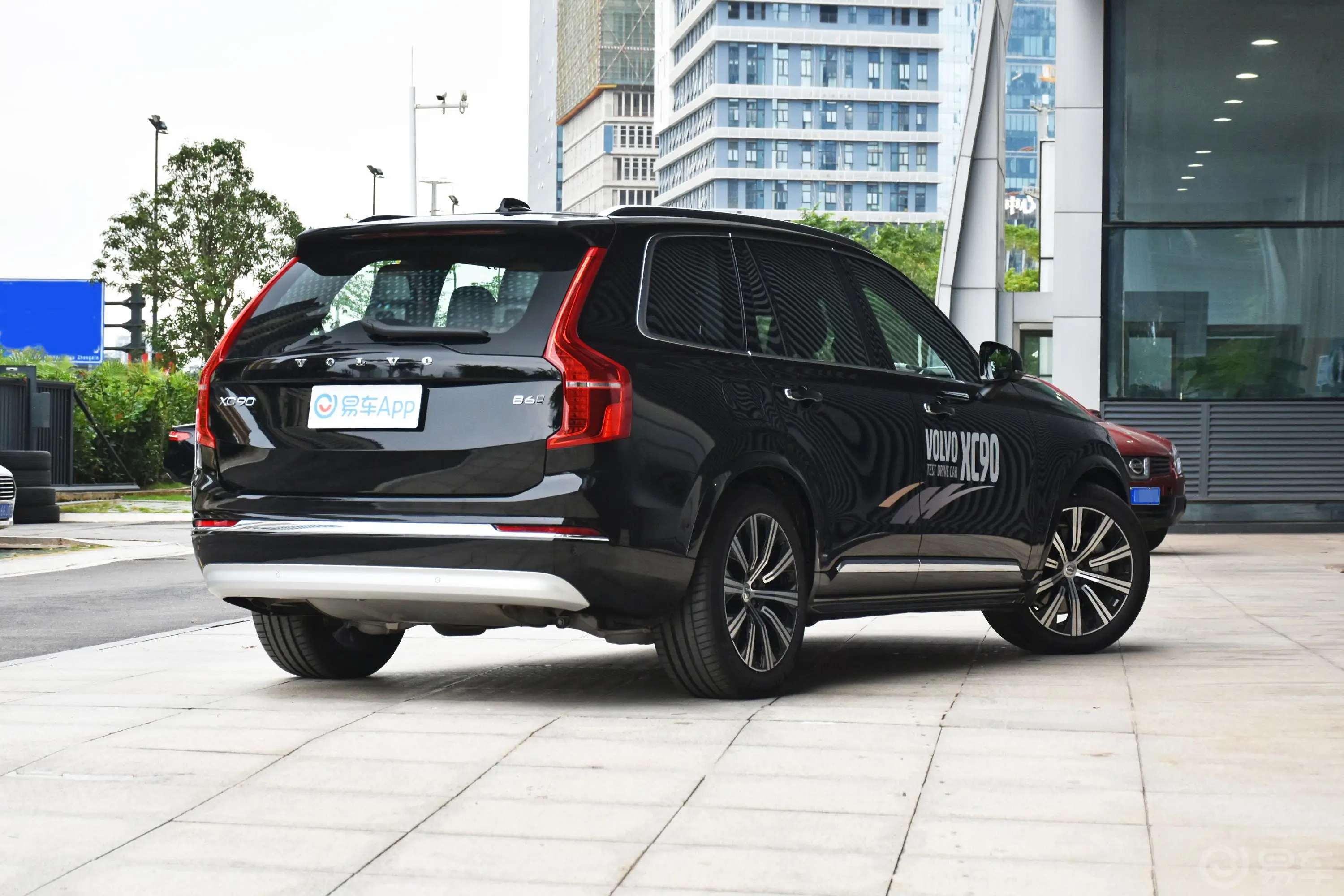 沃尔沃XC90B6 智雅豪华版 7座侧后45度车头向右水平