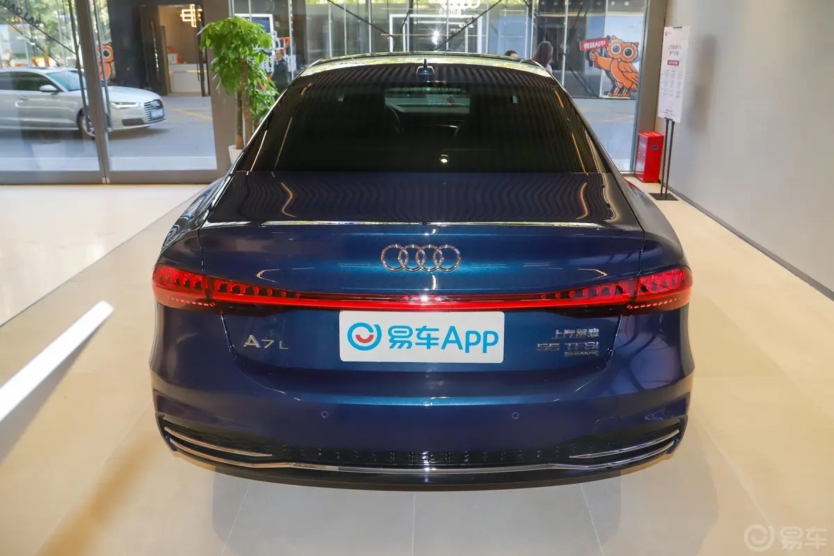 奥迪A7L55 TFSI quattro S-line 境远型 流晶套装正后水平